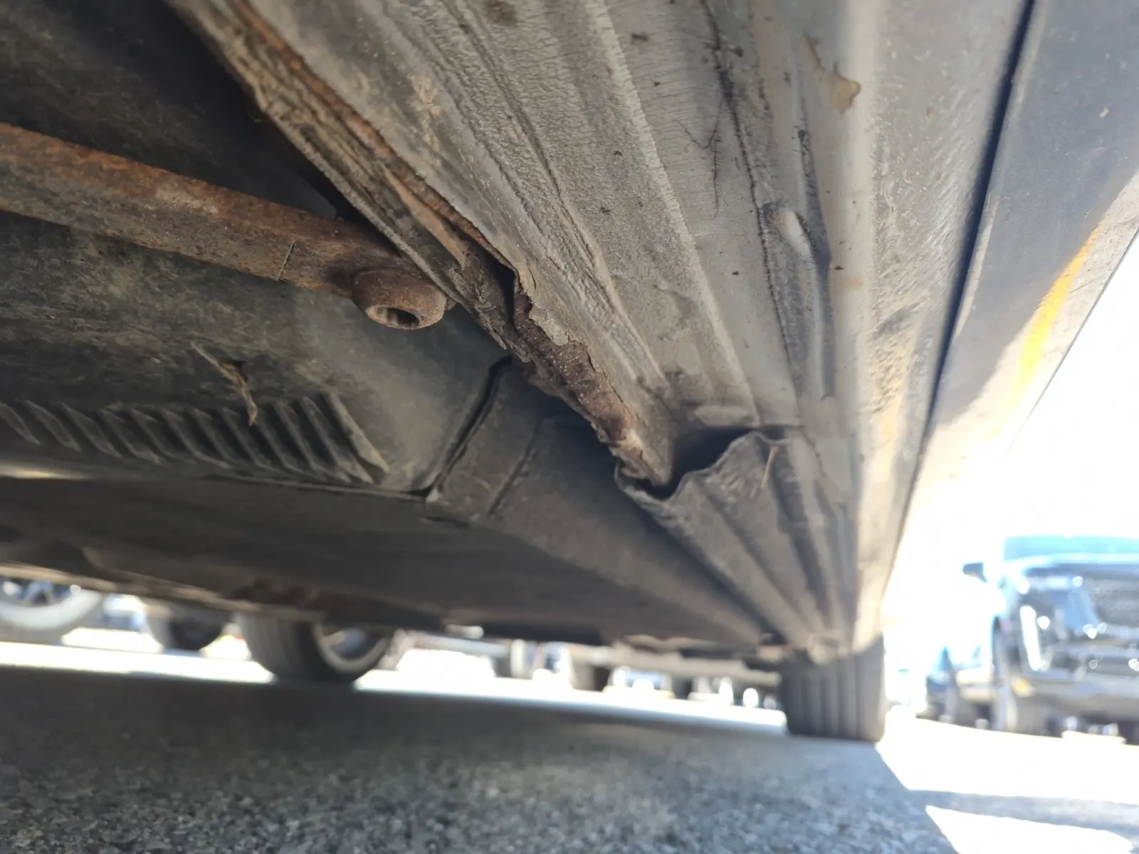 Undercarriage - Driver Photo