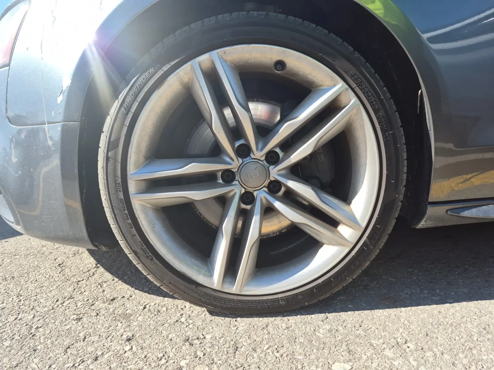 Front driver wheel/tire photo
