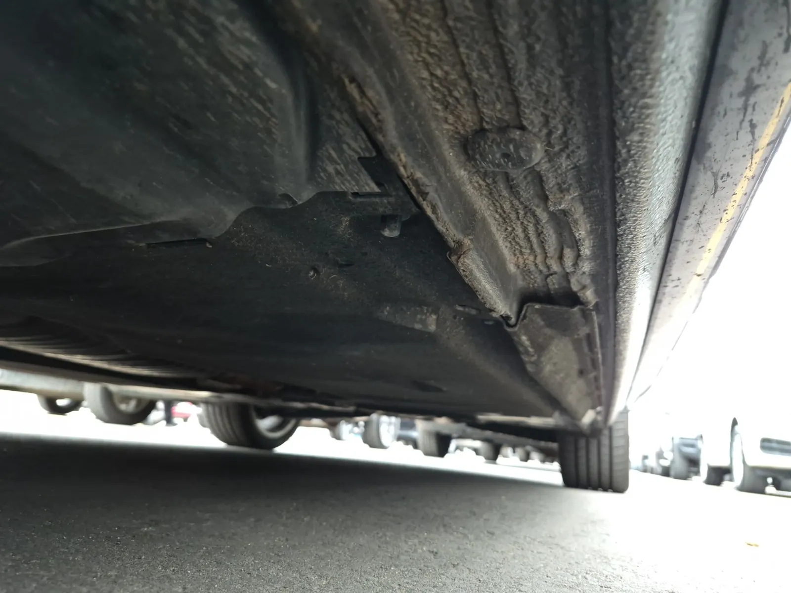 Undercarriage - Driver Photo