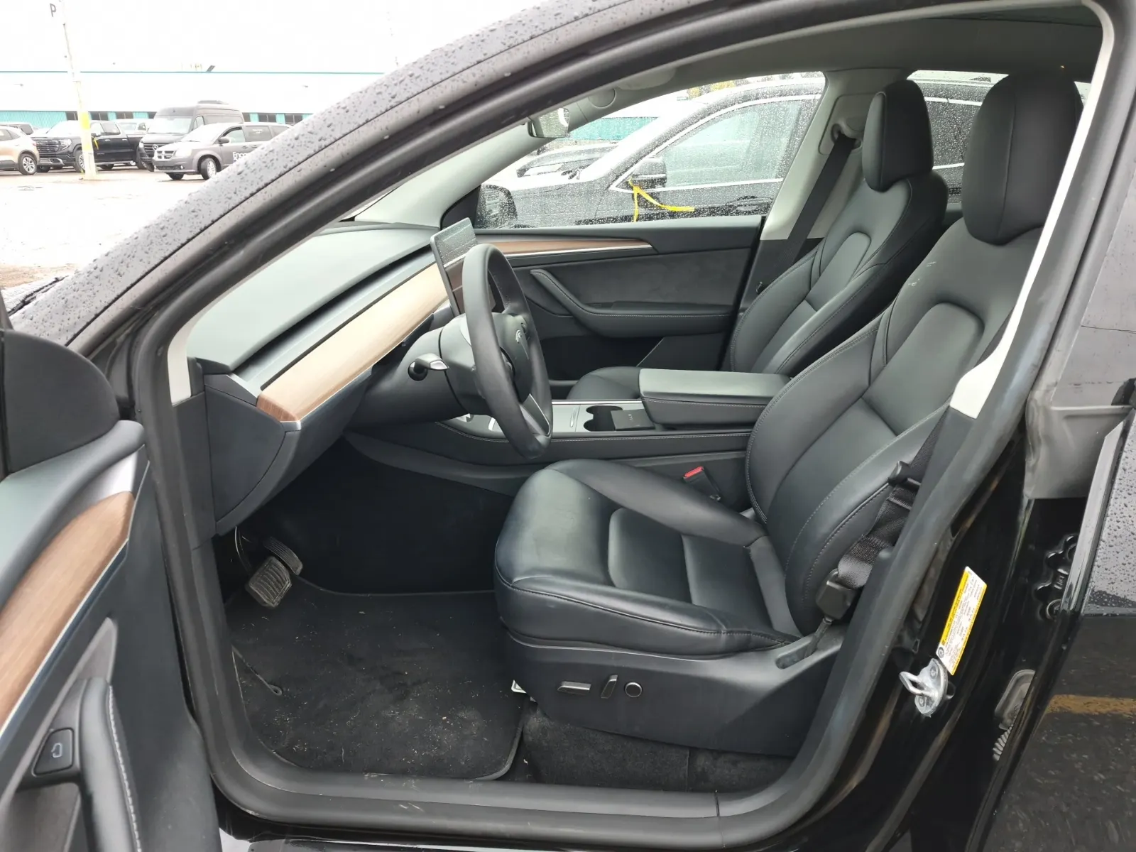 Front Interior Photo