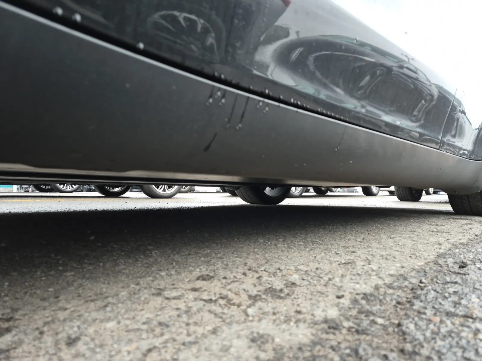 Undercarriage - Driver Photo