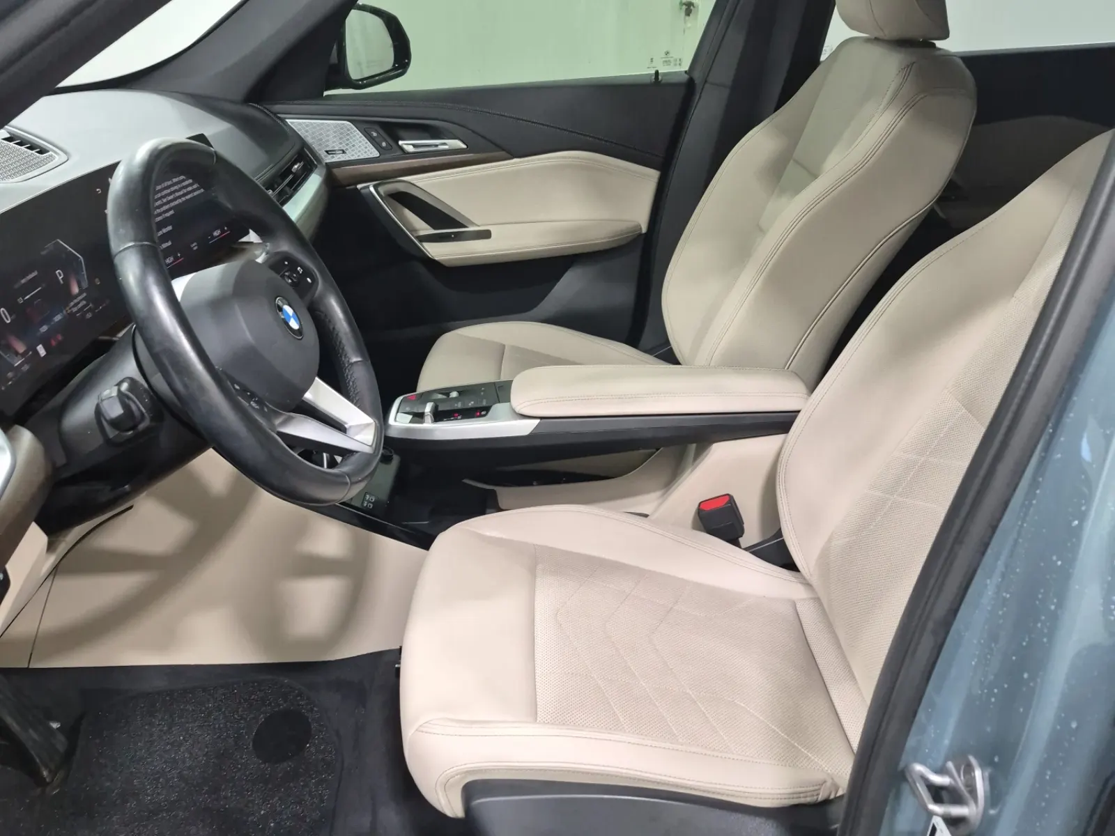 Front Interior Photo