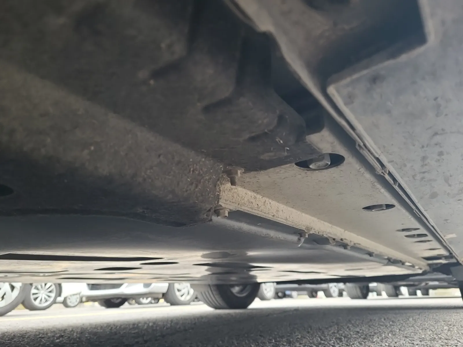 Undercarriage - Driver Photo