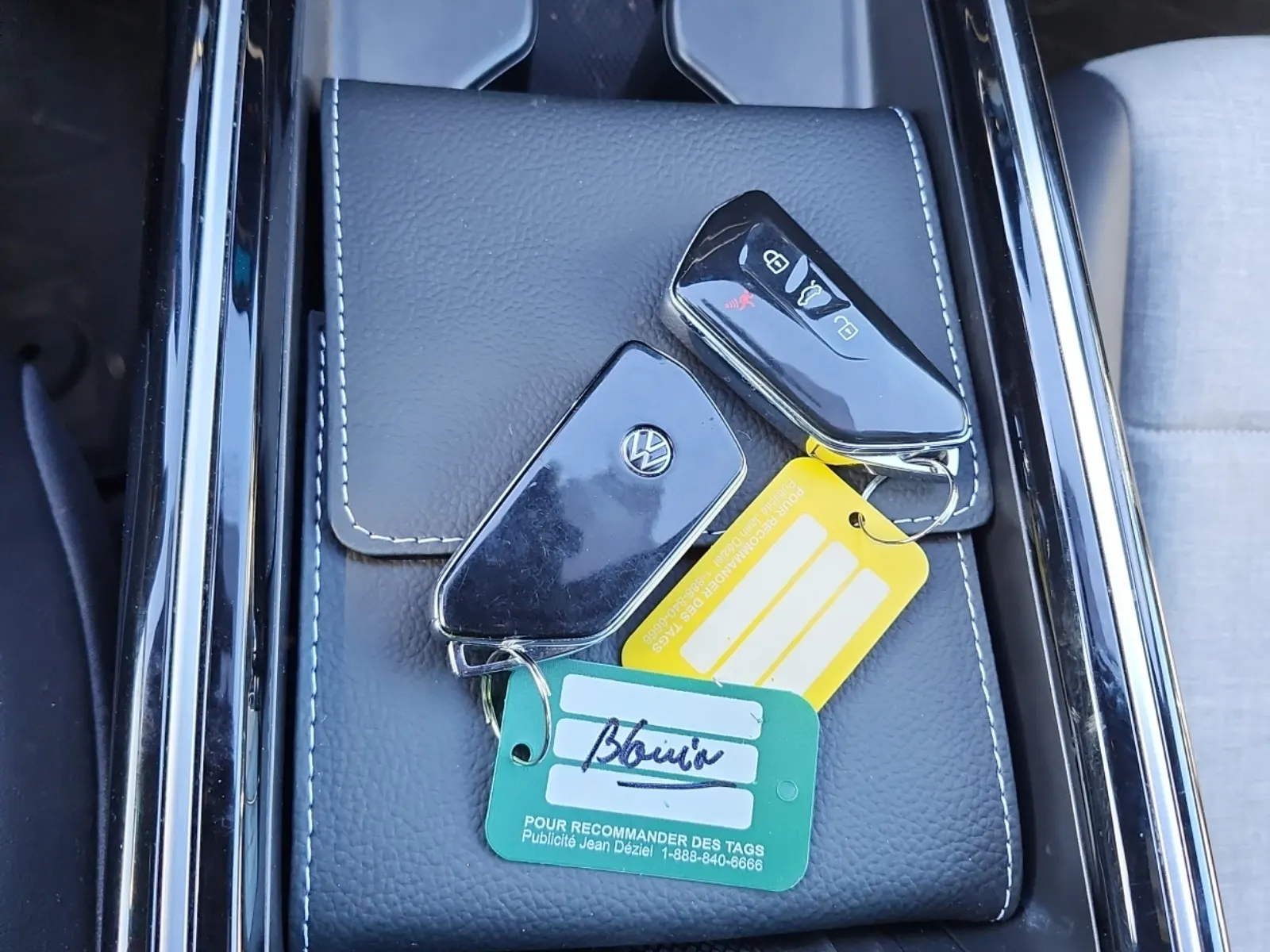 Keys/Fobs/Manual Photo