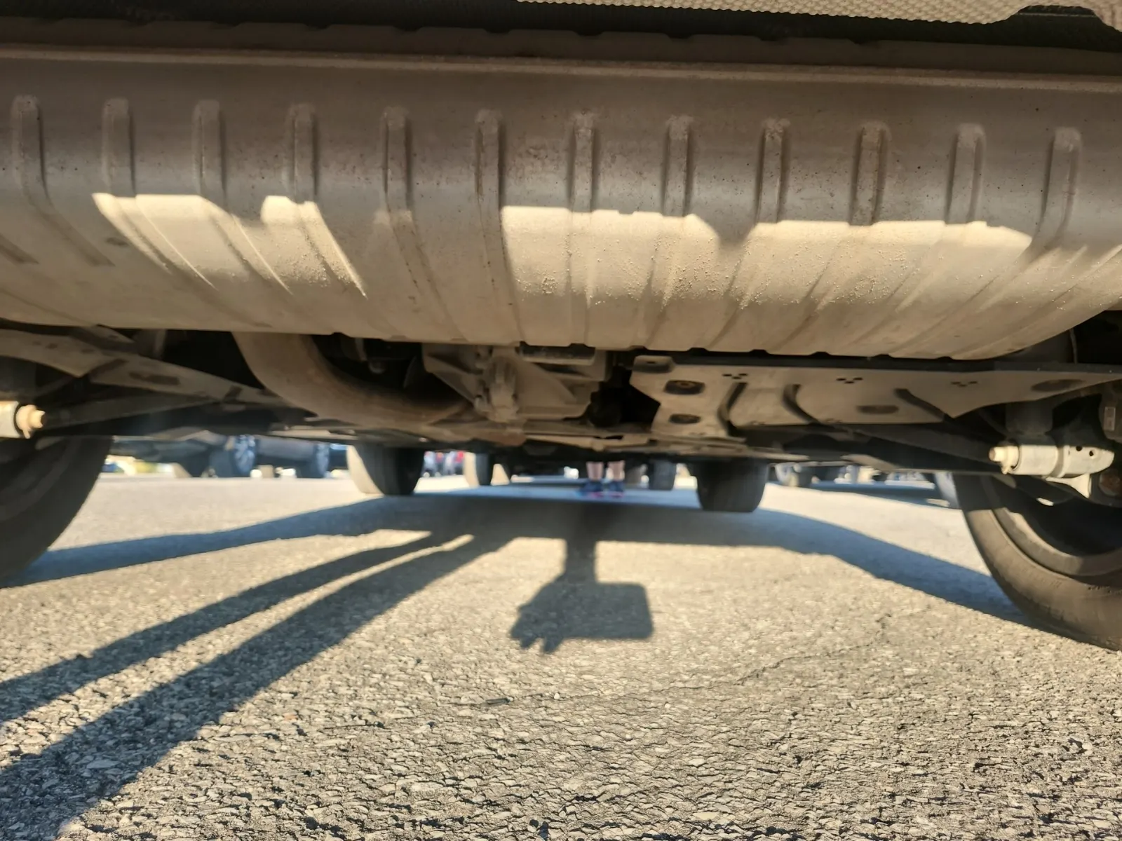 Undercarriage - Rear Photo