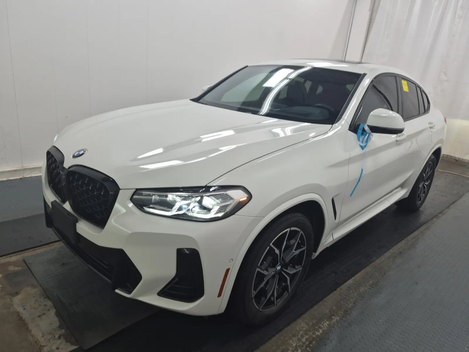 2023 BMW X4
