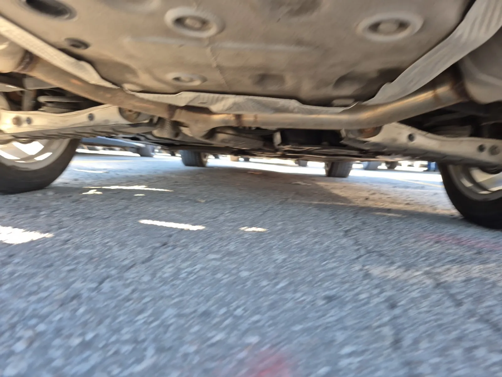Undercarriage - Rear Photo