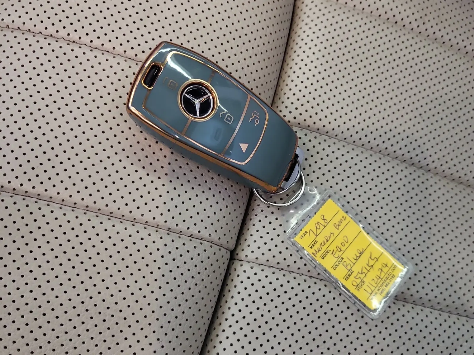 Keys/Fobs/Manual Photo