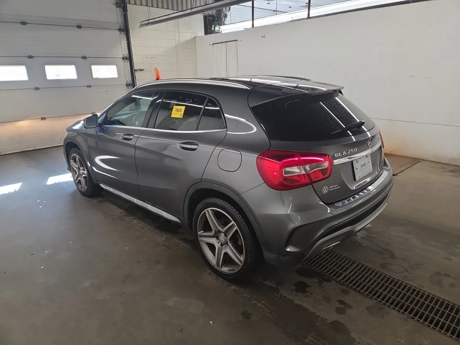 Driver Rear 3/4 Photo