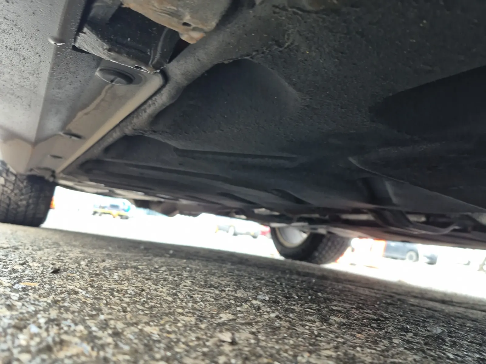 Undercarriage - Passenger Photo