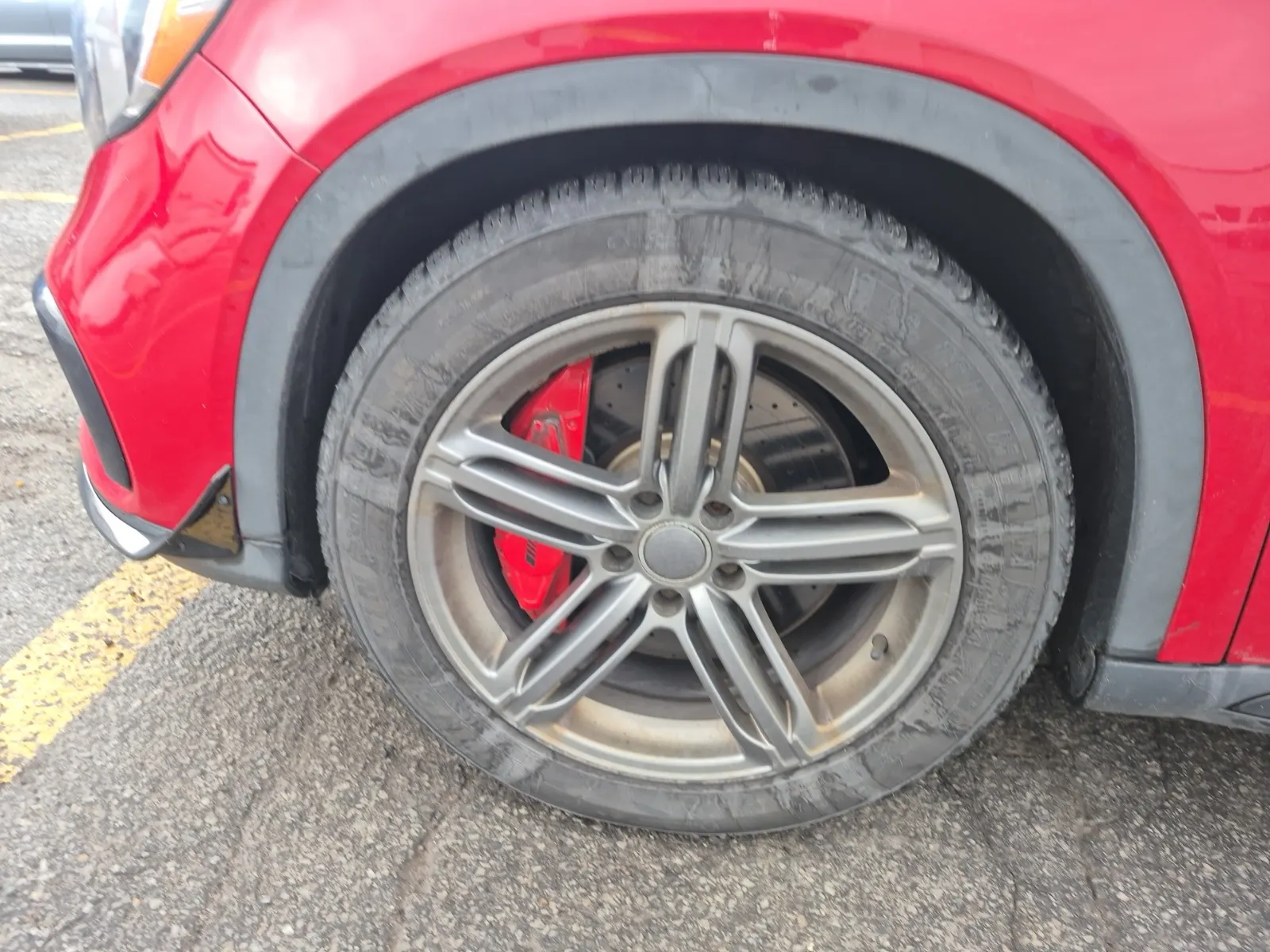 Front driver wheel/tire photo