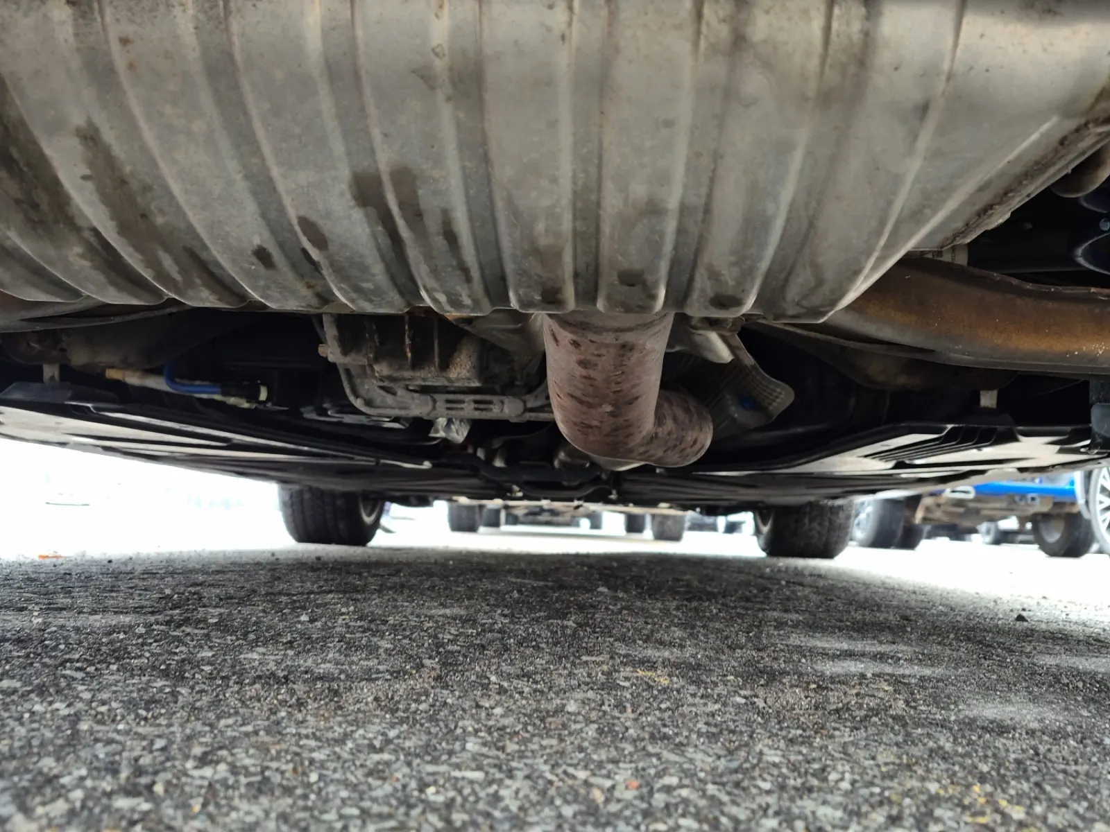 Undercarriage - Rear Photo