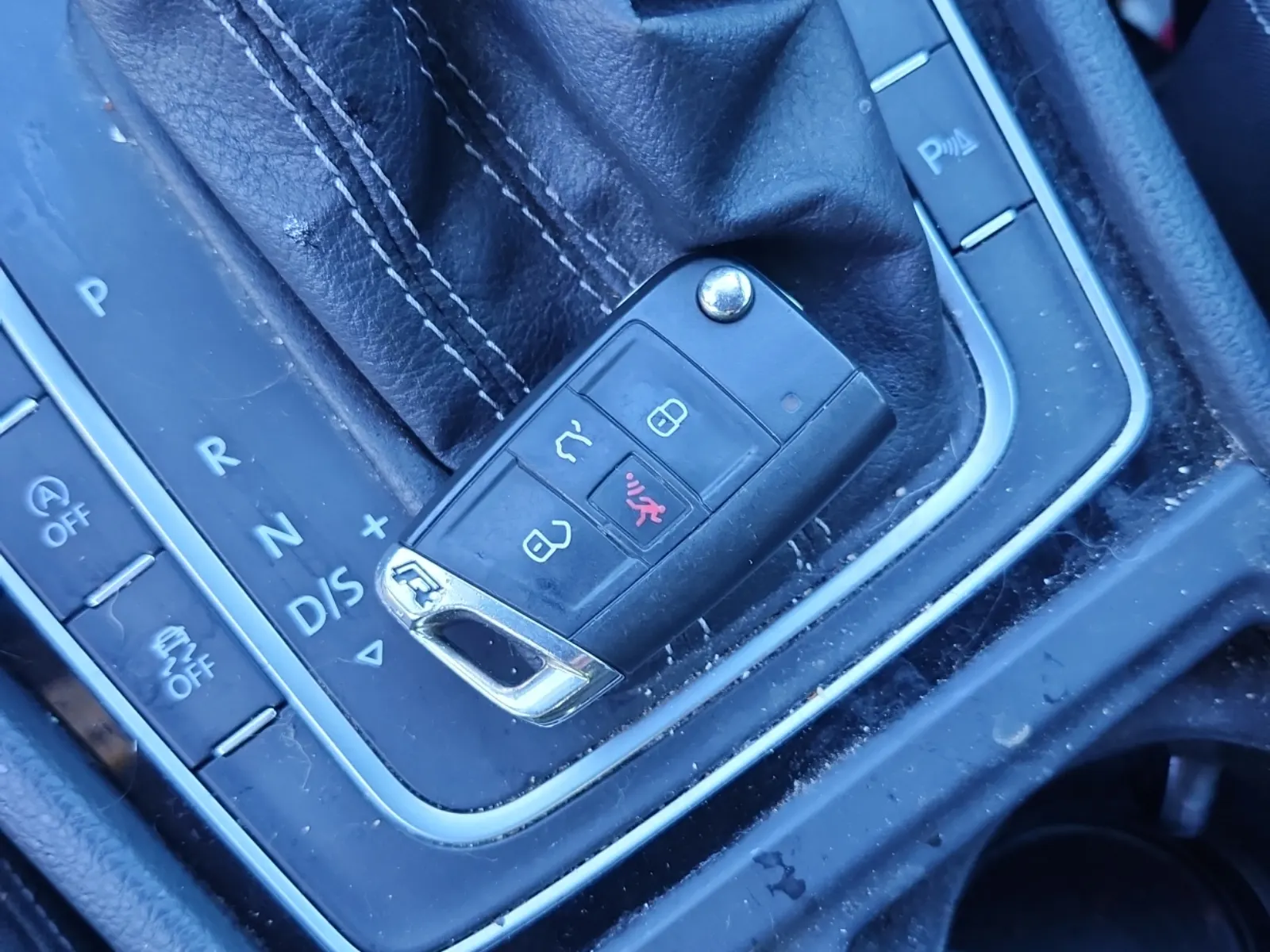 Keys/Fobs/Manual Photo
