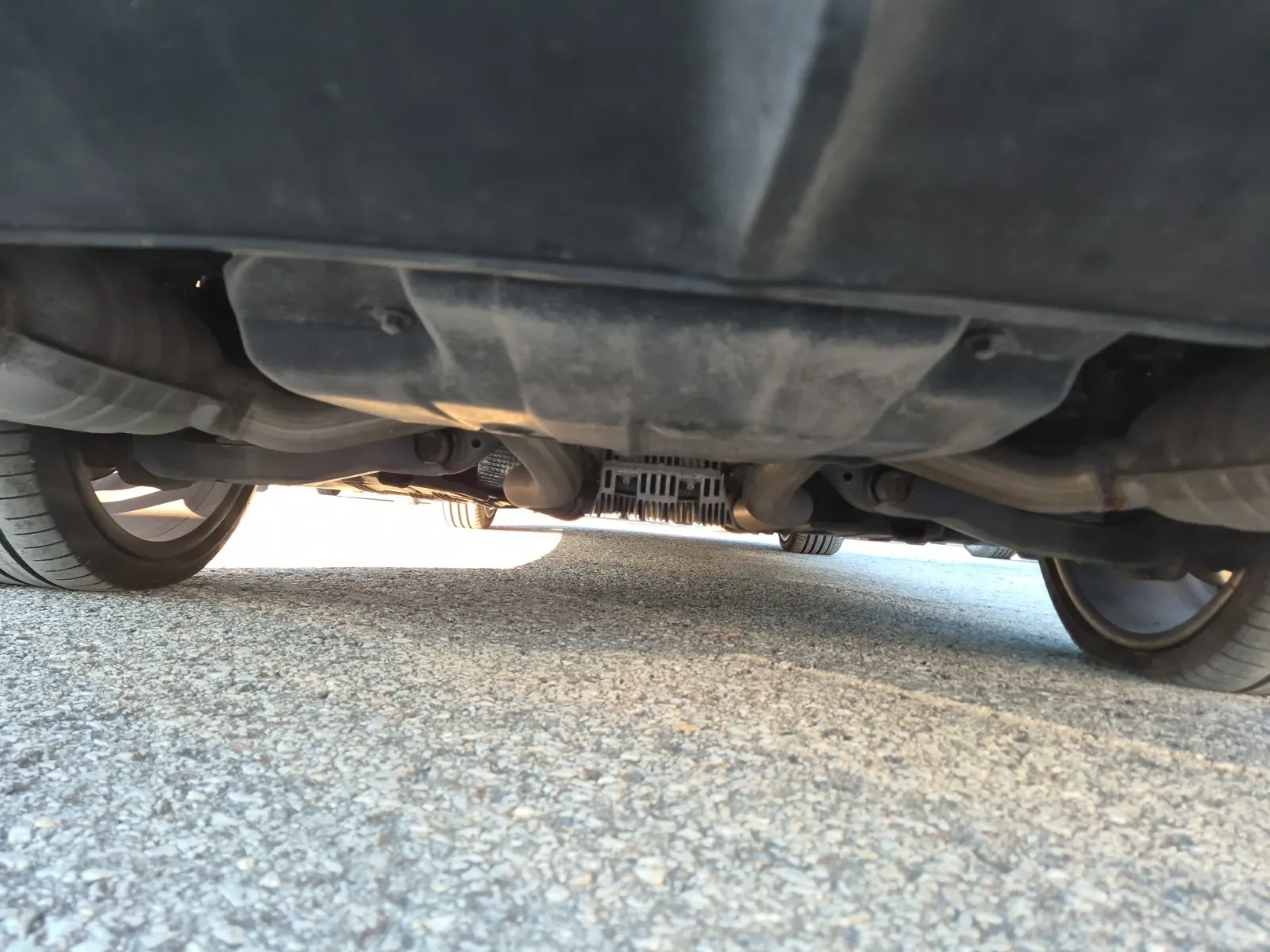 Undercarriage - Rear Photo