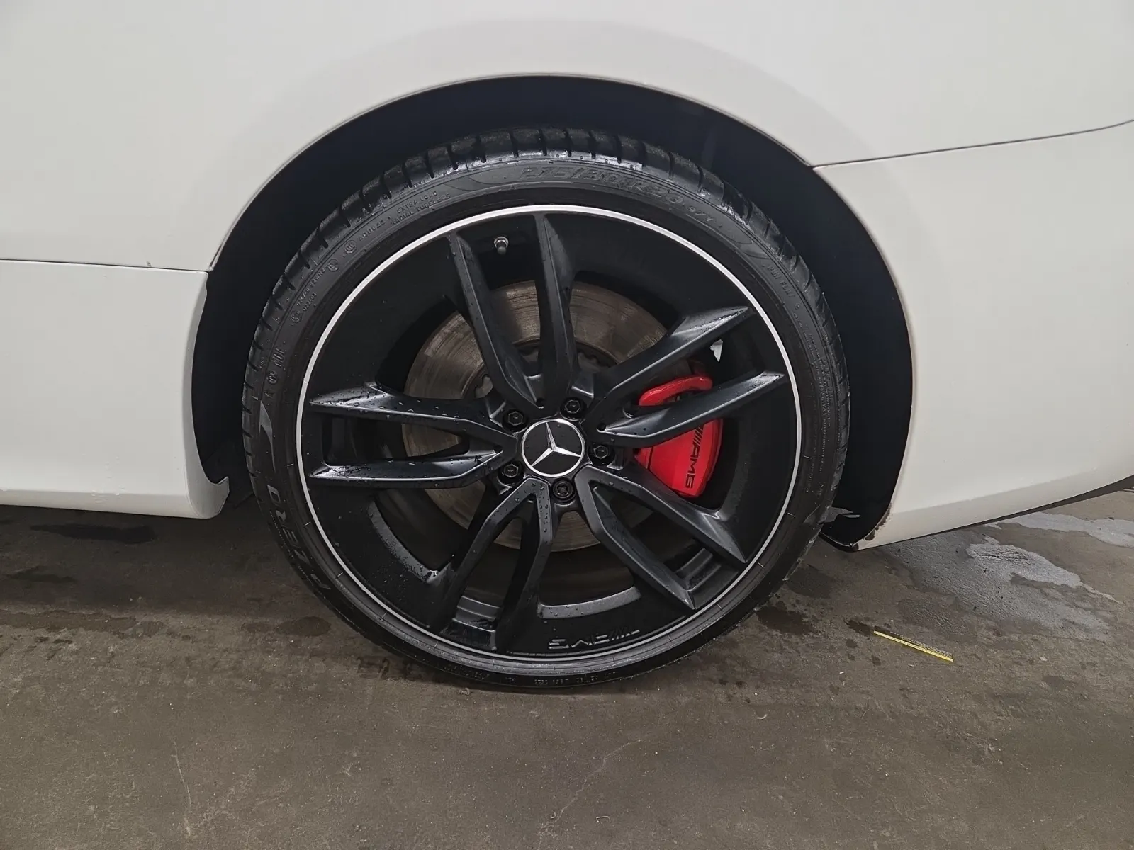 Left Rear Wheel/Tire Photo