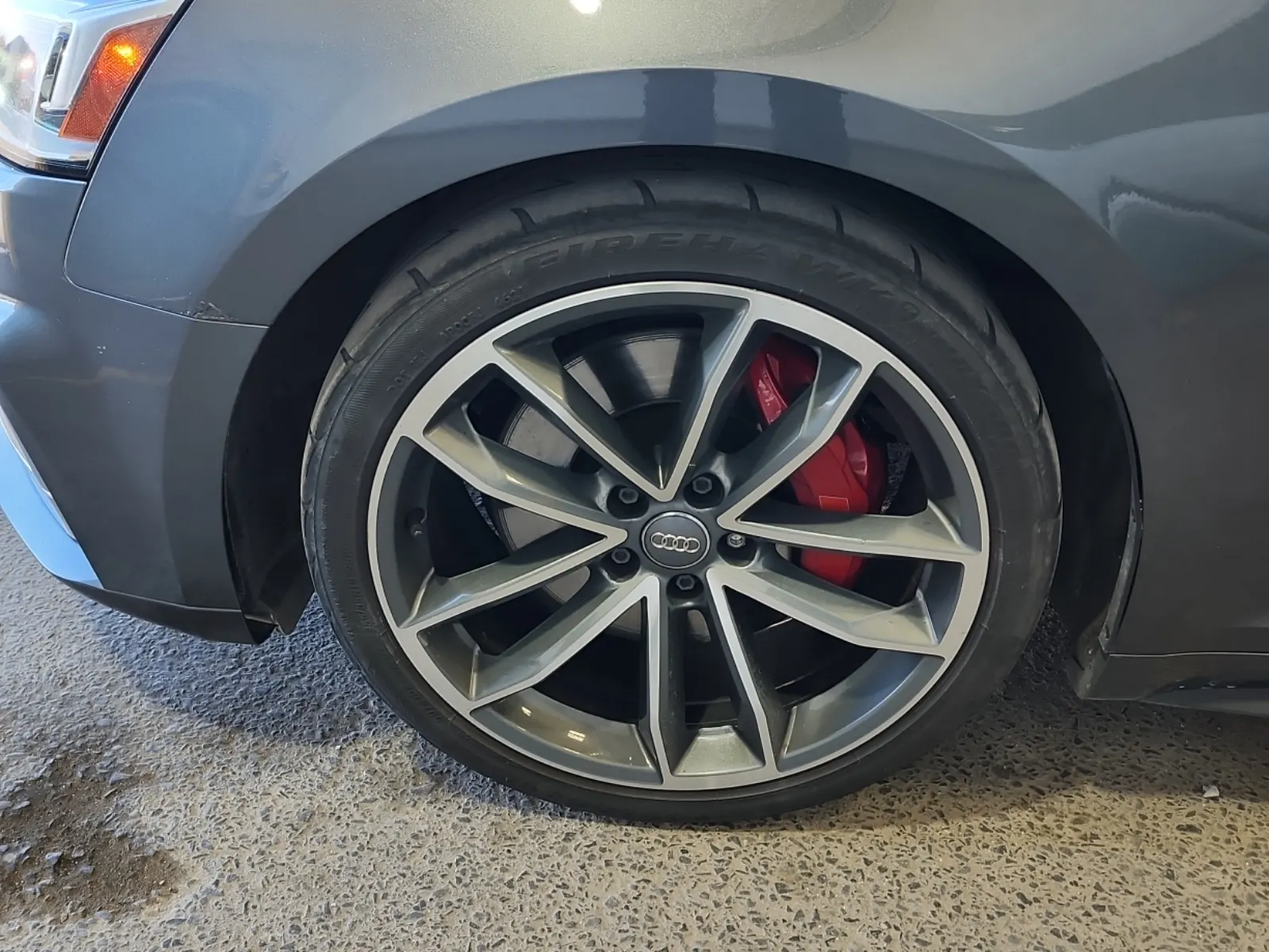 Front driver wheel/tire photo