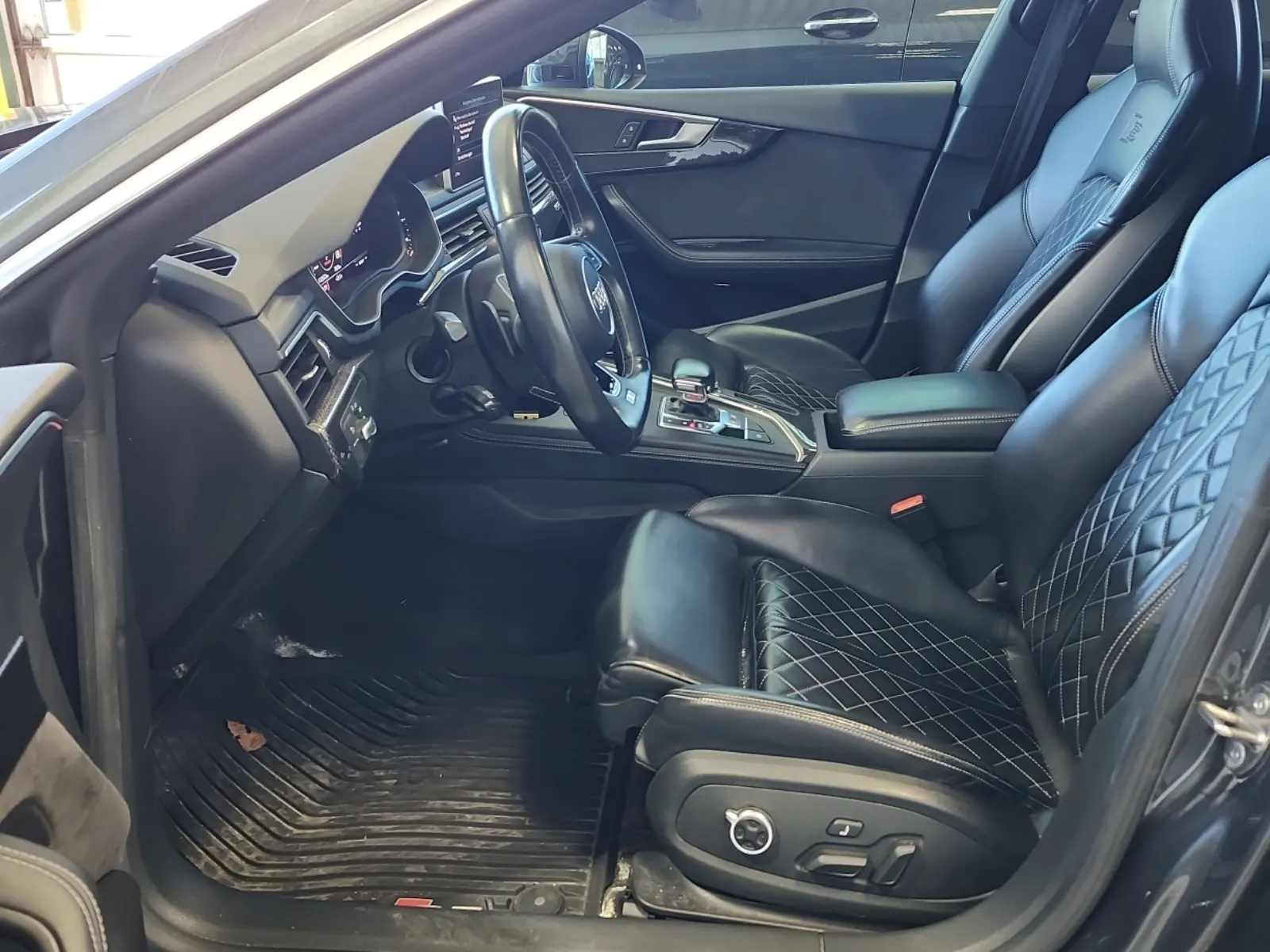 Front Interior Photo