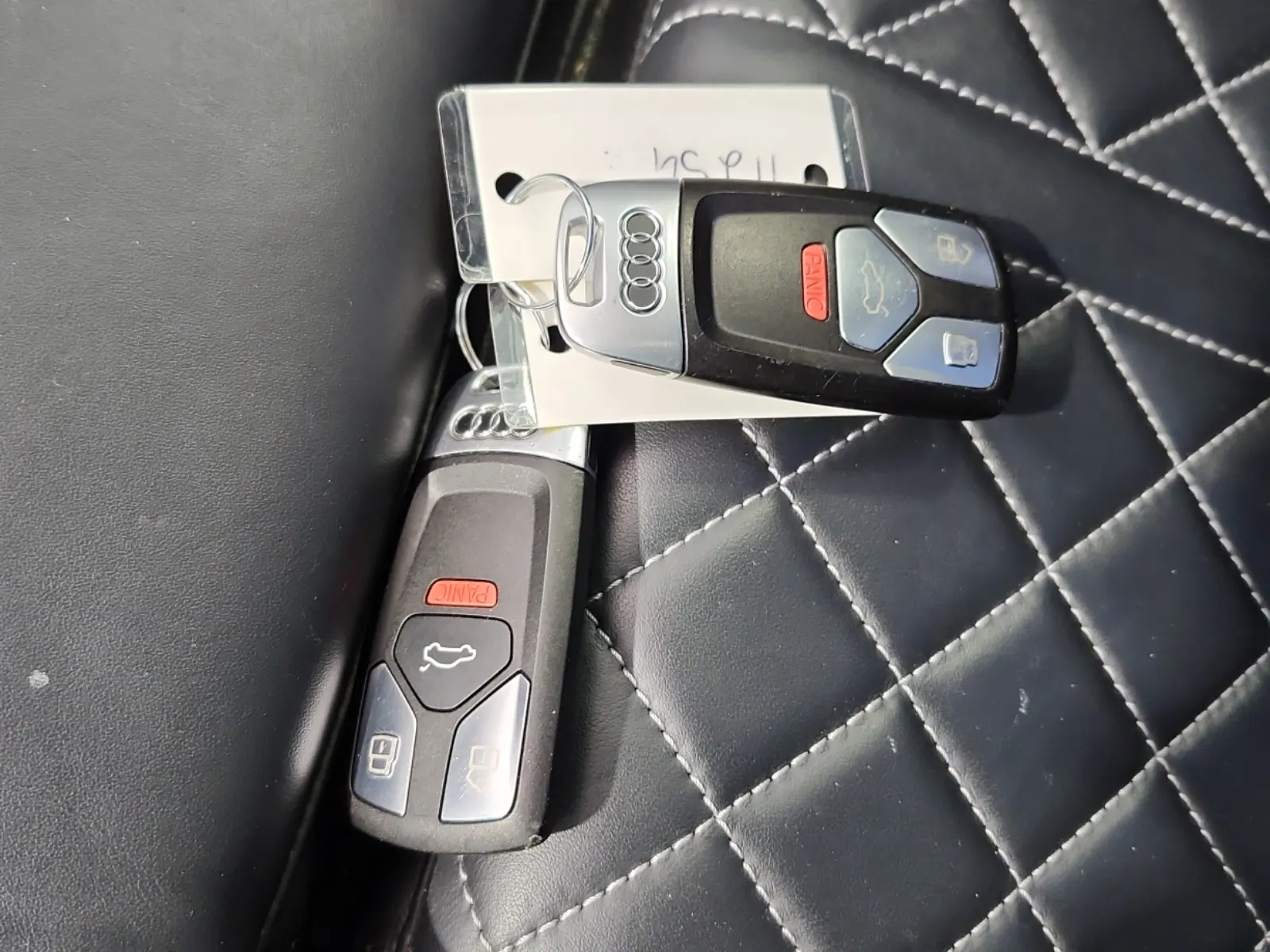 Keys/Fobs/Manual Photo