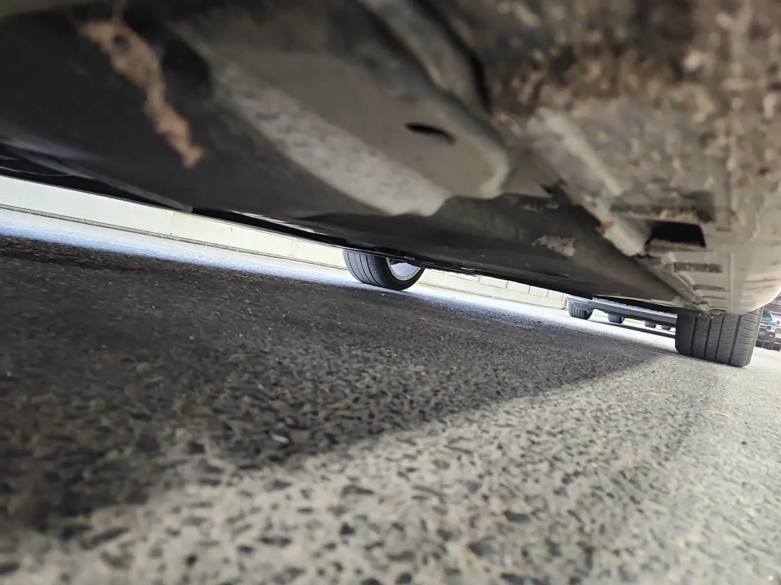 Undercarriage - Driver Photo