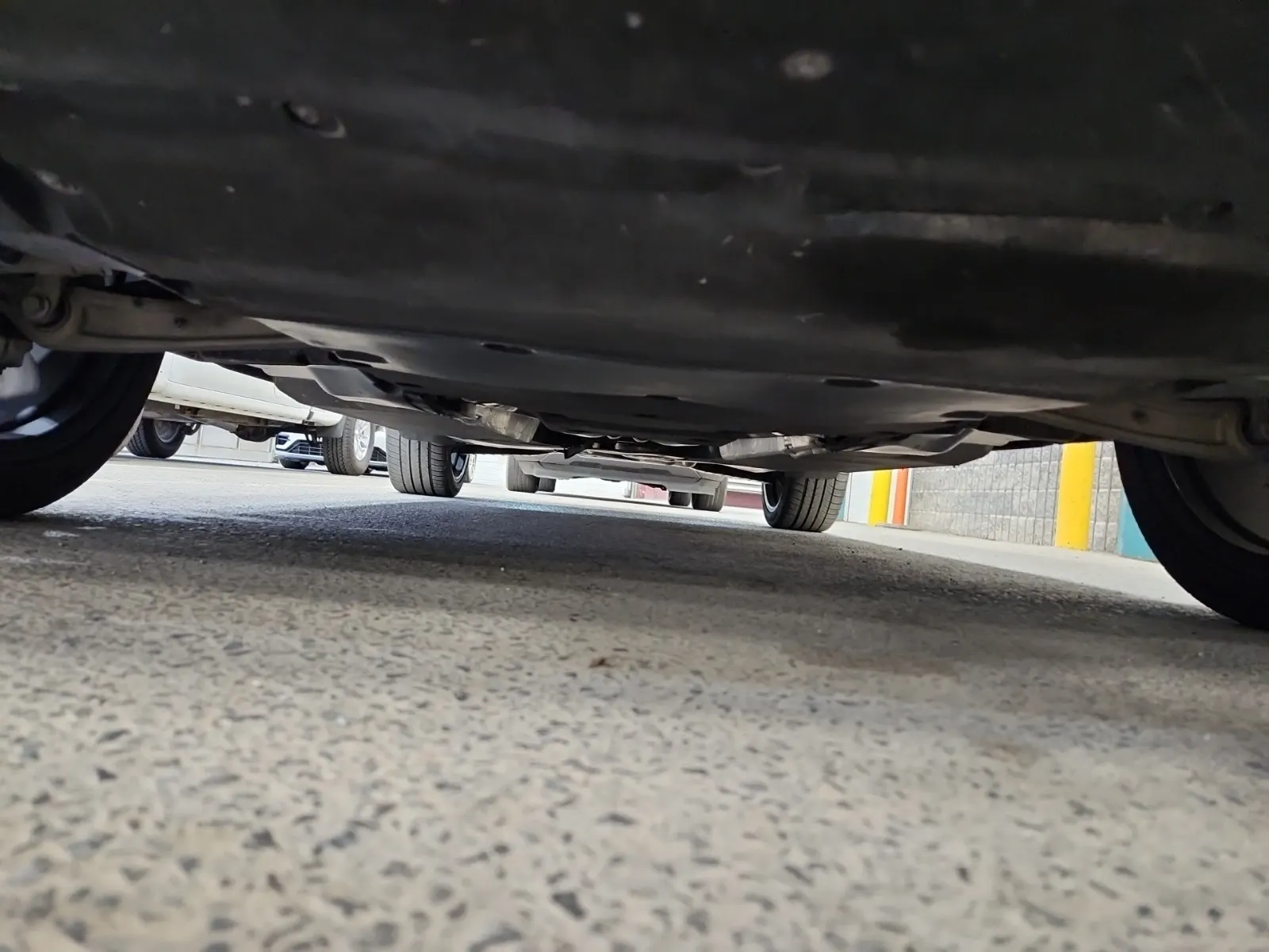 Undercarriage - Front Photo