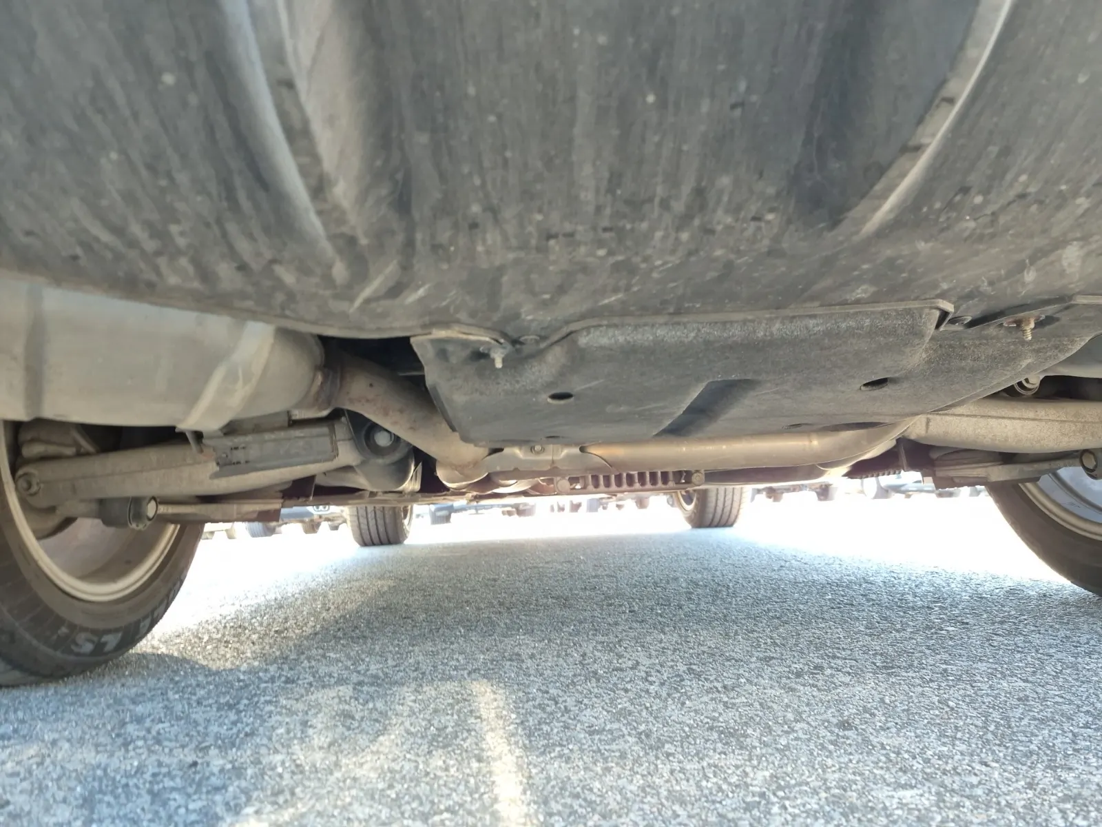 Undercarriage - Rear Photo
