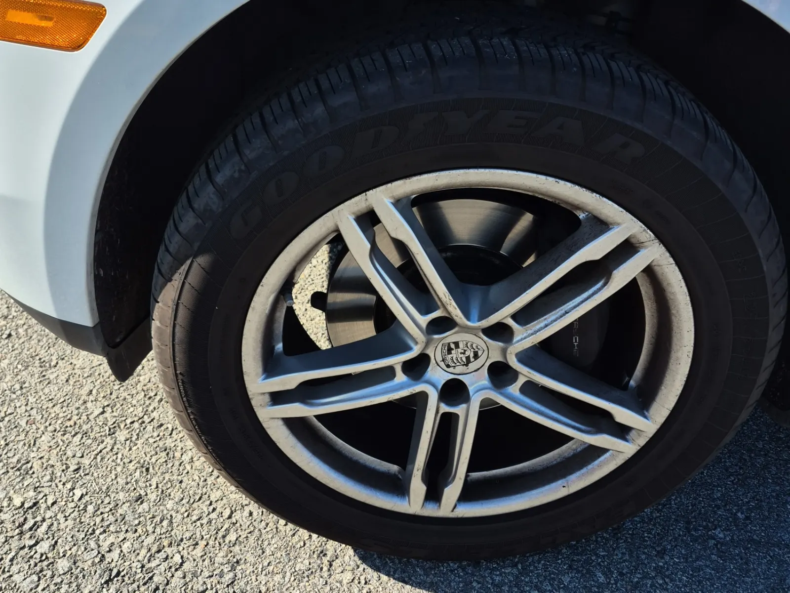 Front driver wheel/tire photo