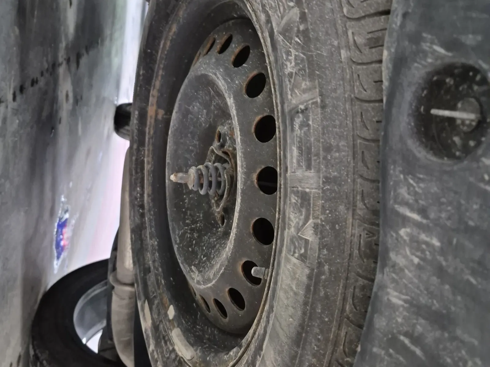 Spare Tire & Wheel Photo