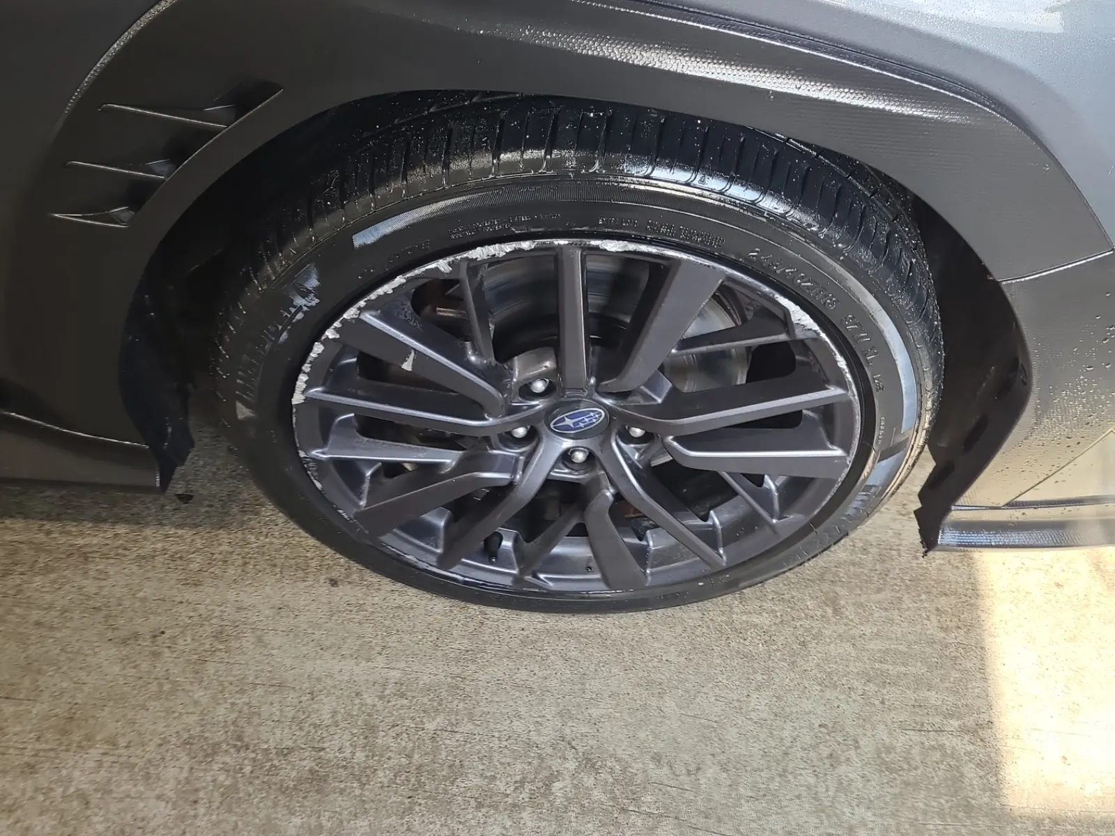 Right Front Wheel/Tire Photo