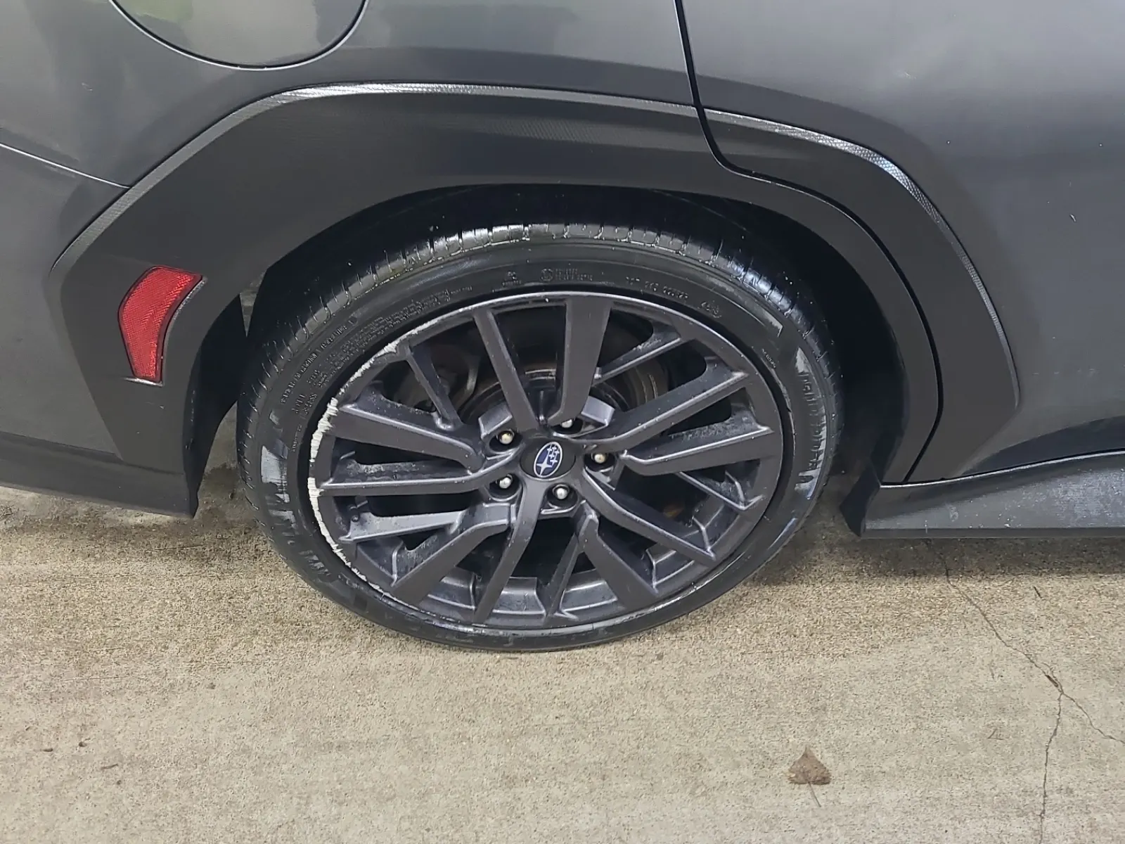 Right Rear Wheel/Tire Photo