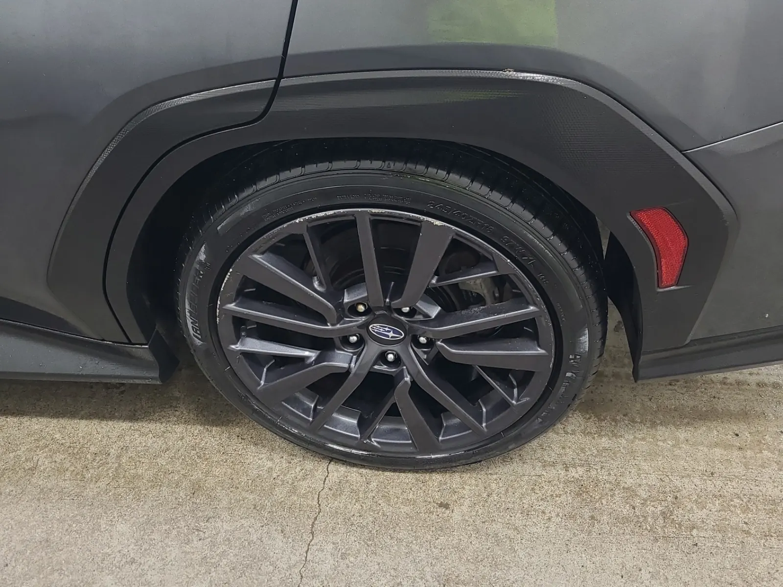 Left Rear Wheel/Tire Photo