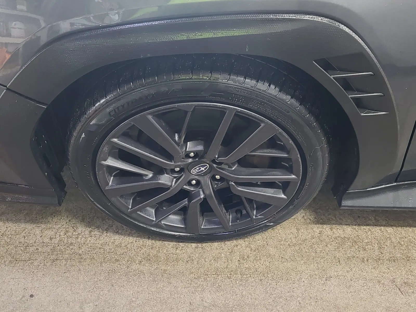 Front driver wheel/tire photo