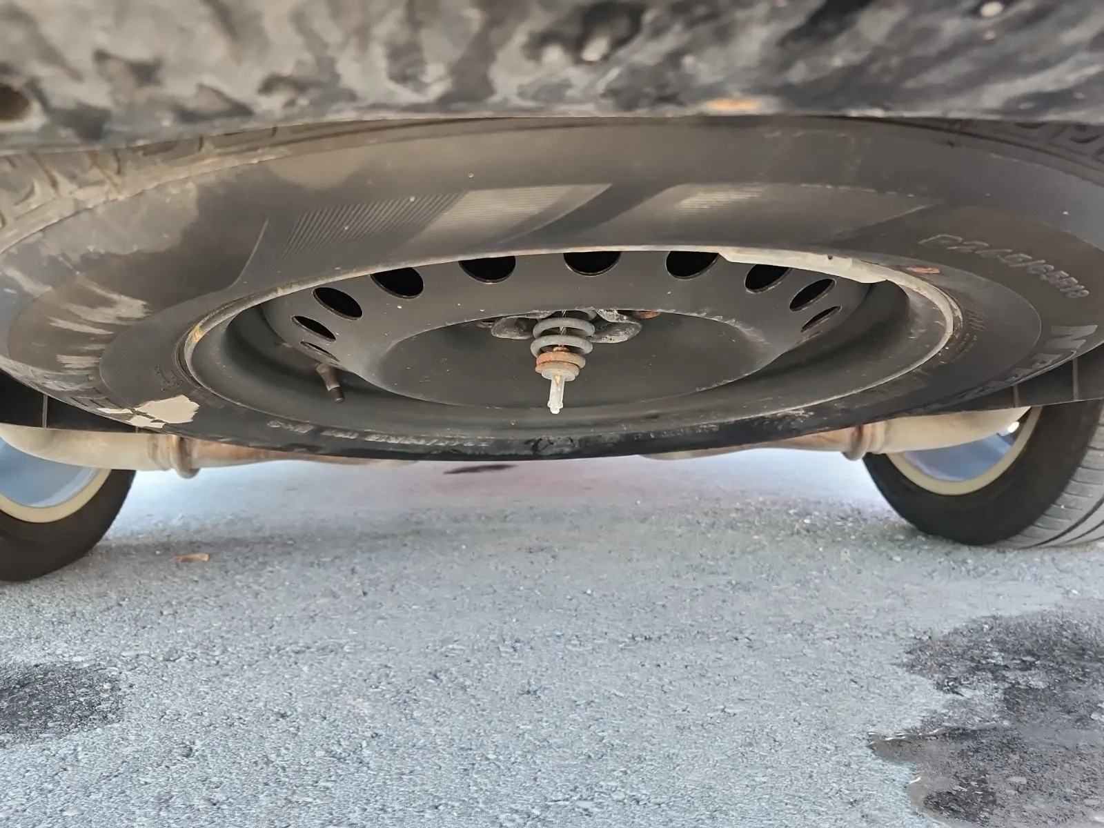 Spare Tire & Wheel Photo