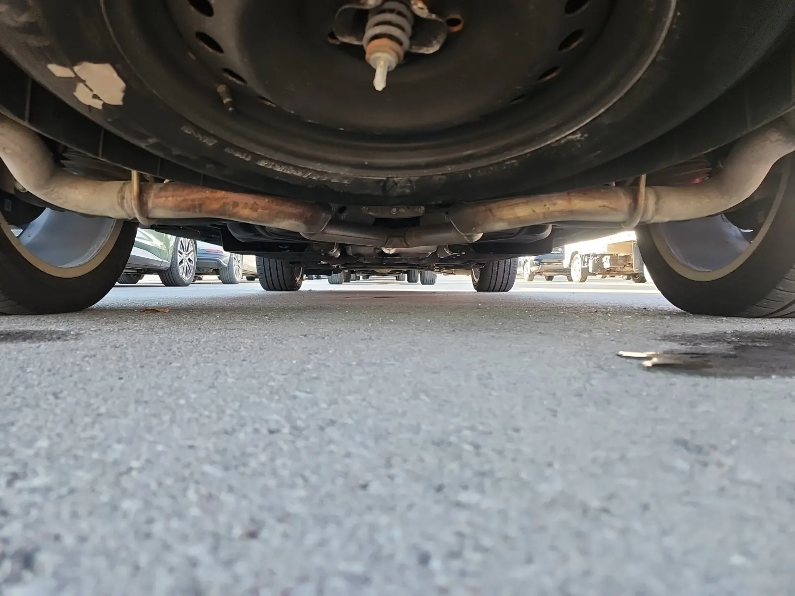 Undercarriage - Rear Photo