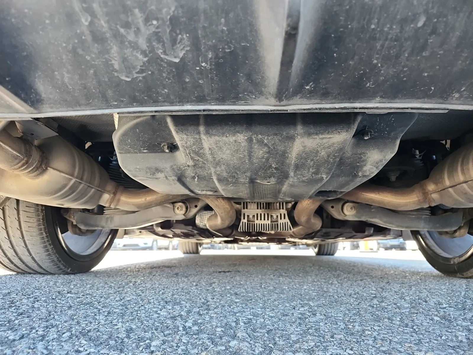 Undercarriage - Rear Photo