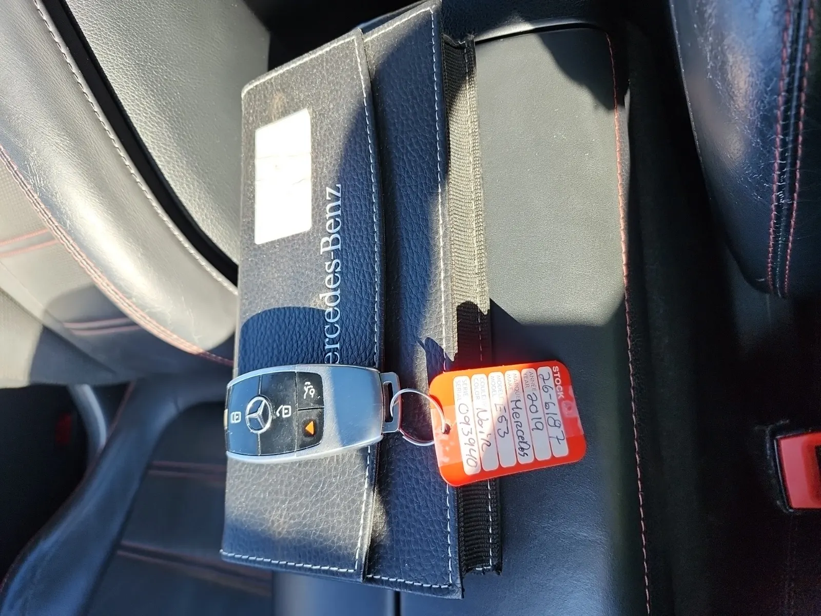 Keys/Fobs/Manual Photo