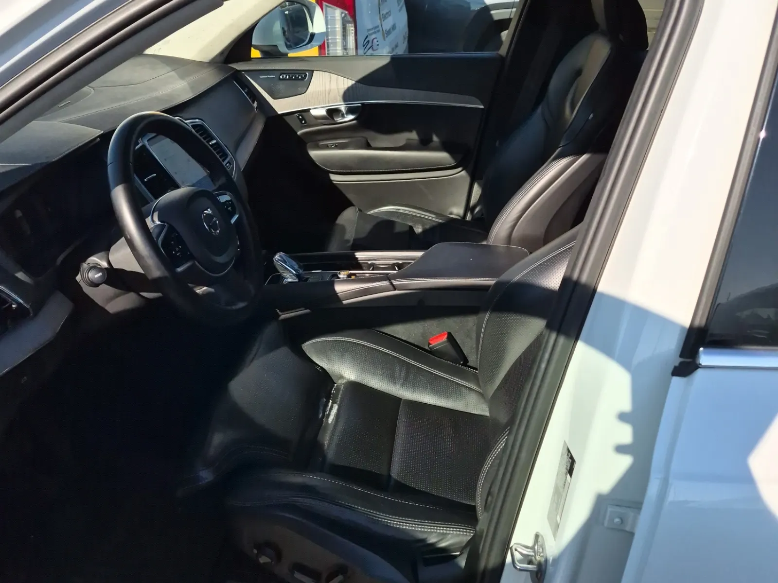 Front Interior Photo