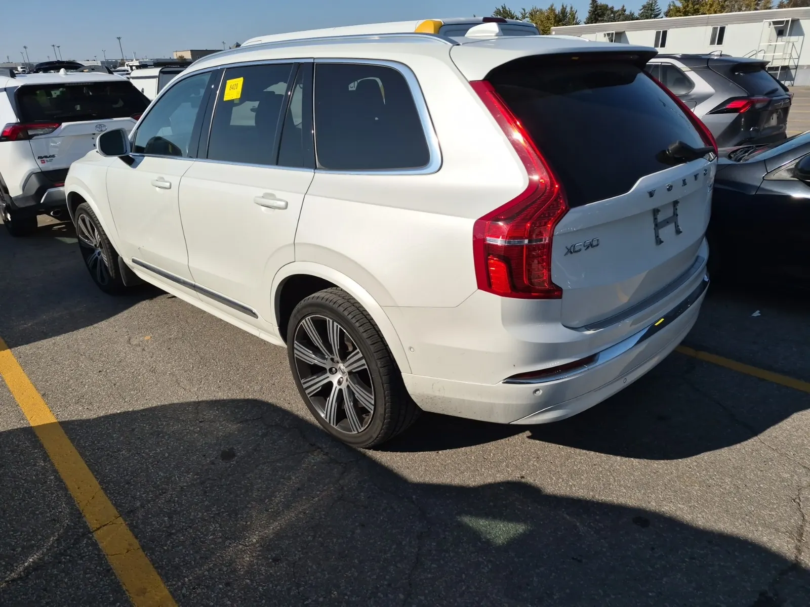 Driver Rear 3/4 Photo