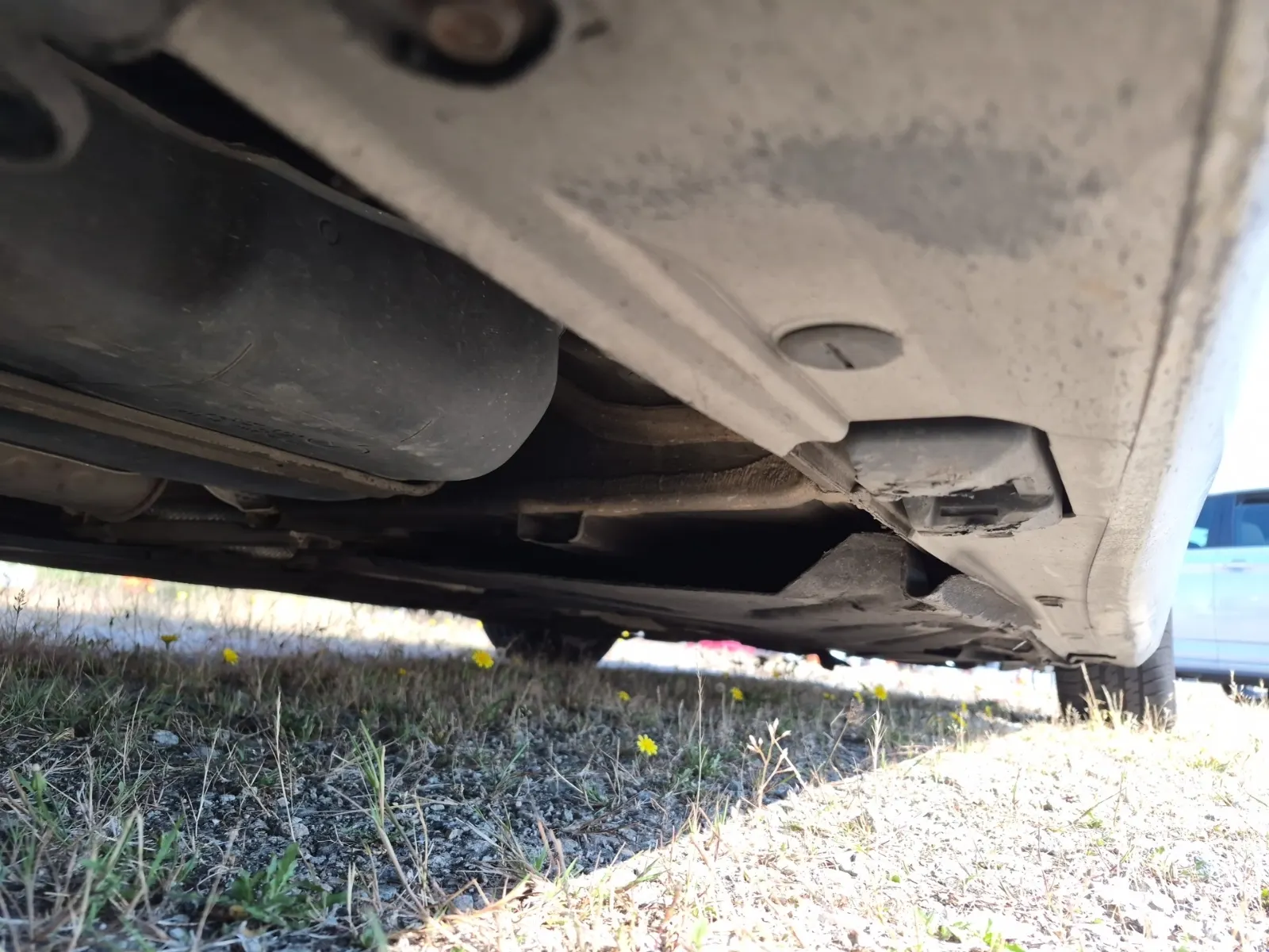 Undercarriage - Passenger Photo