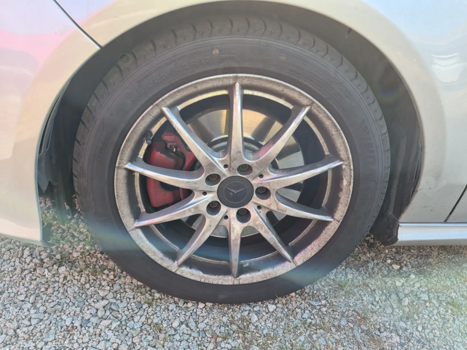 Front driver wheel/tire photo
