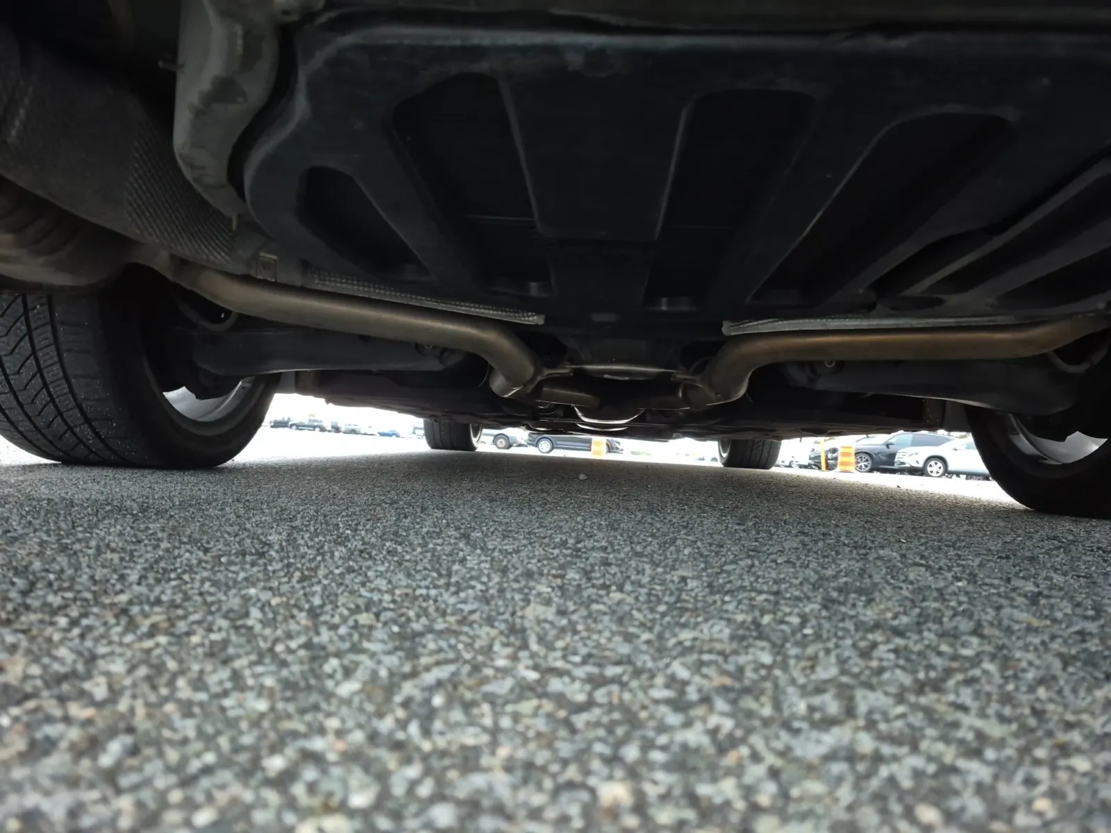 Undercarriage - Rear Photo