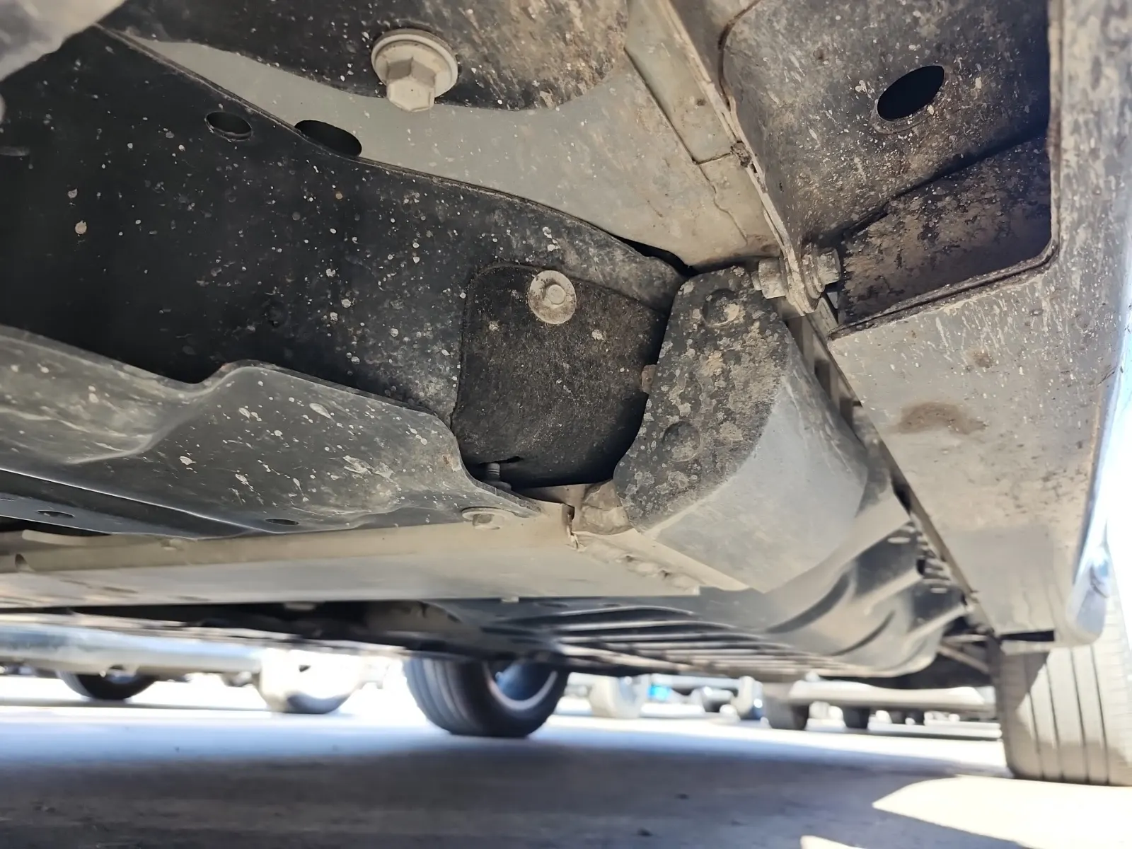Undercarriage - Driver Photo