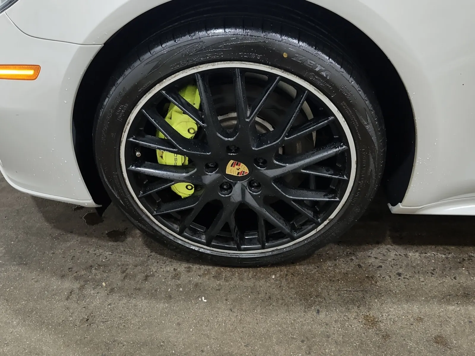 Front driver wheel/tire photo