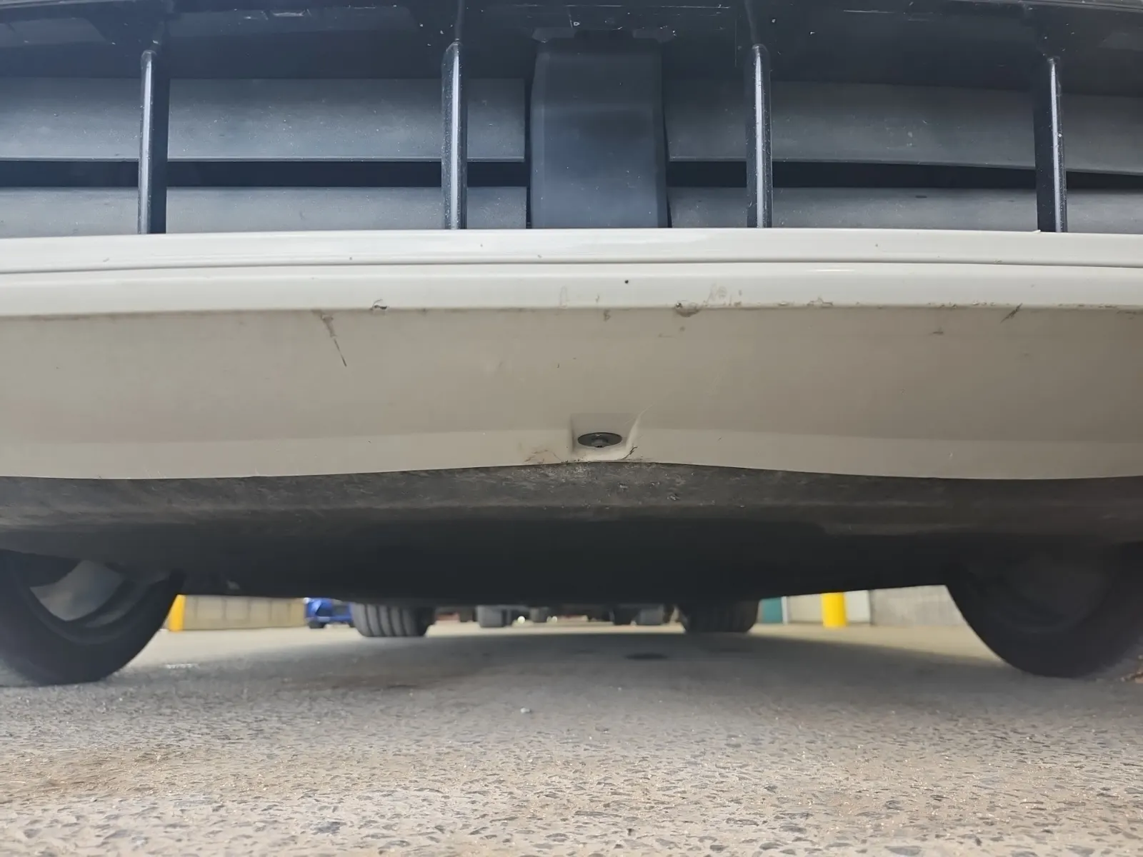 Undercarriage - Front Photo