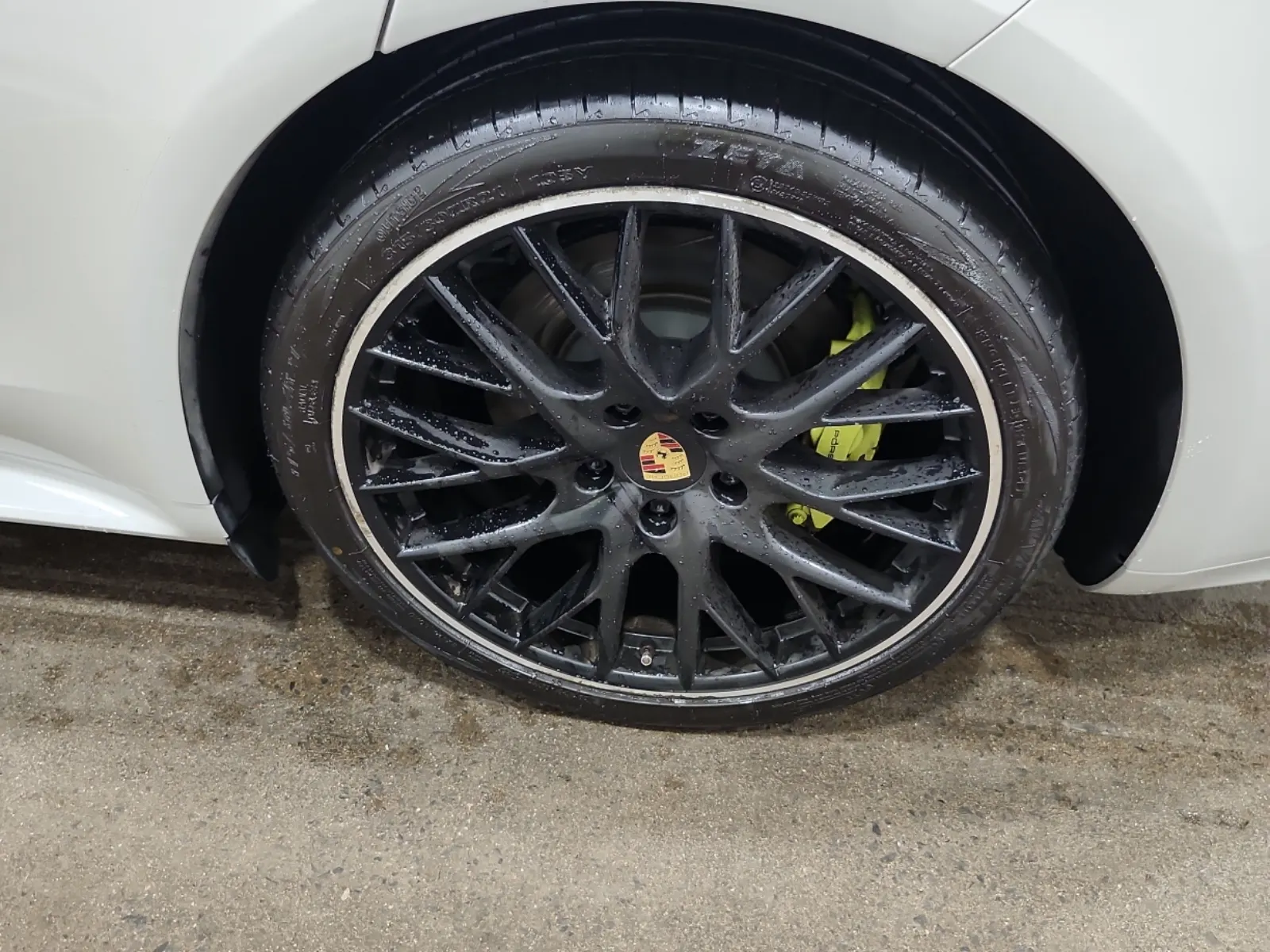 Left Rear Wheel/Tire Photo