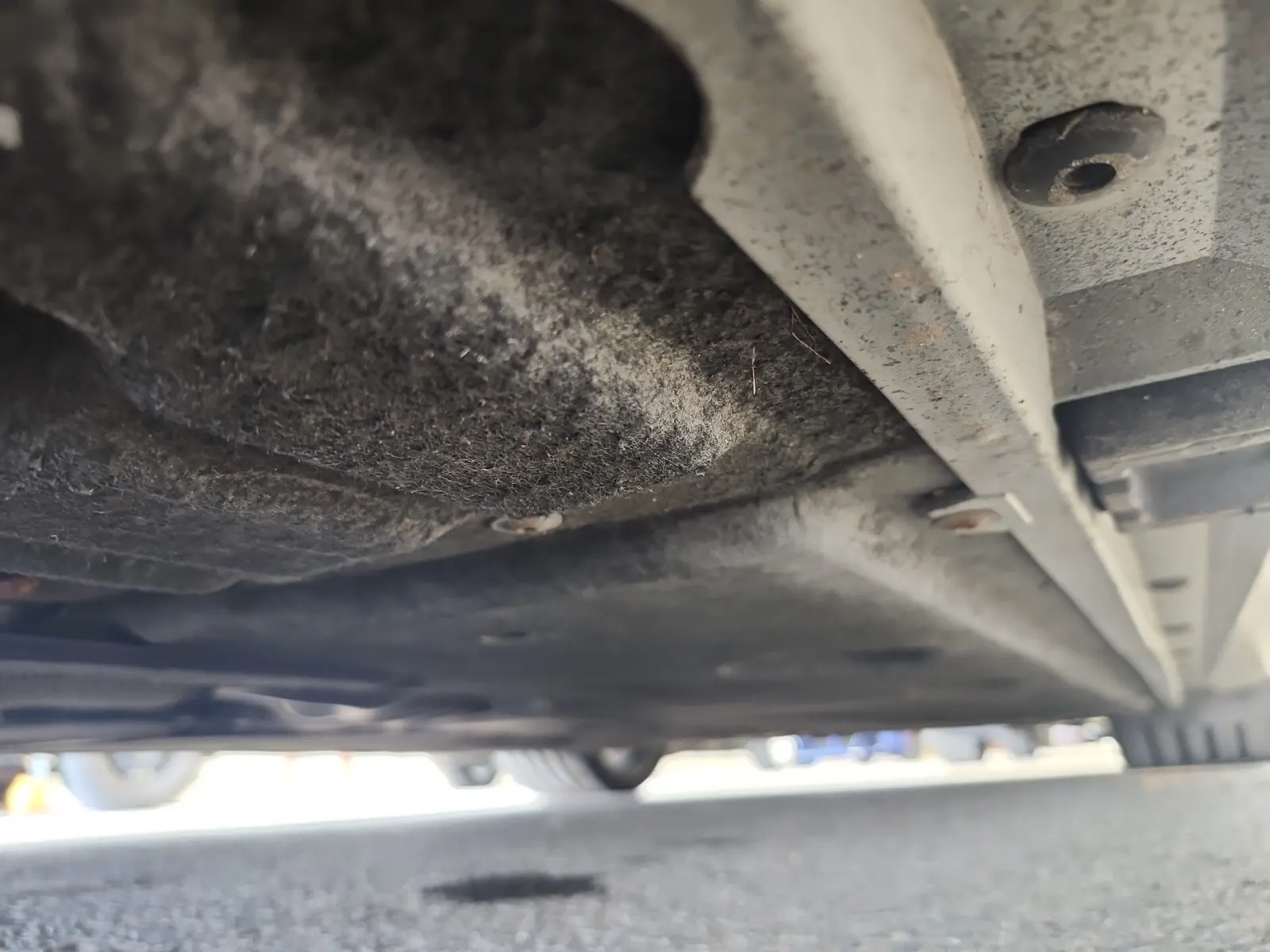 Undercarriage - Driver Photo