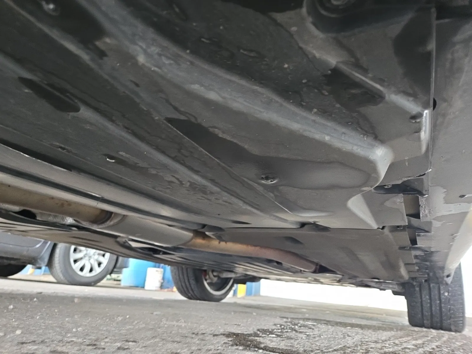 Undercarriage - Passenger Photo