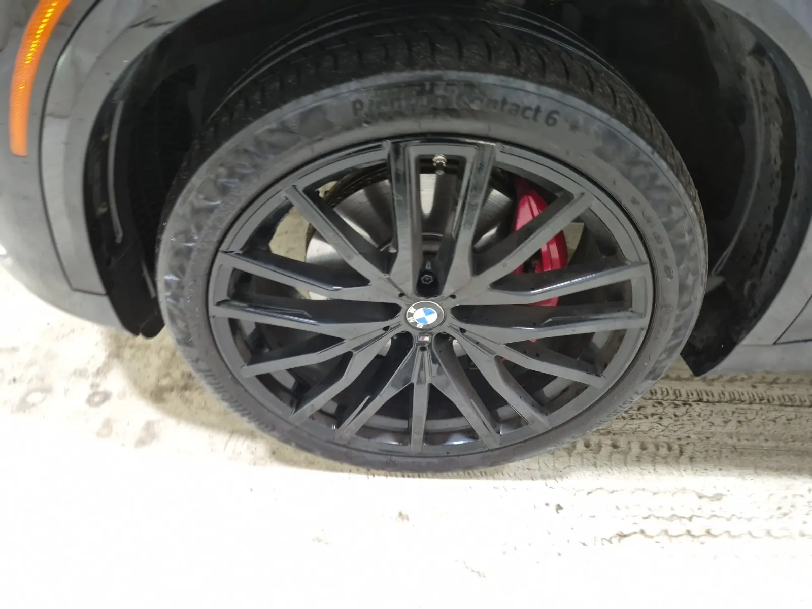 Front driver wheel/tire photo