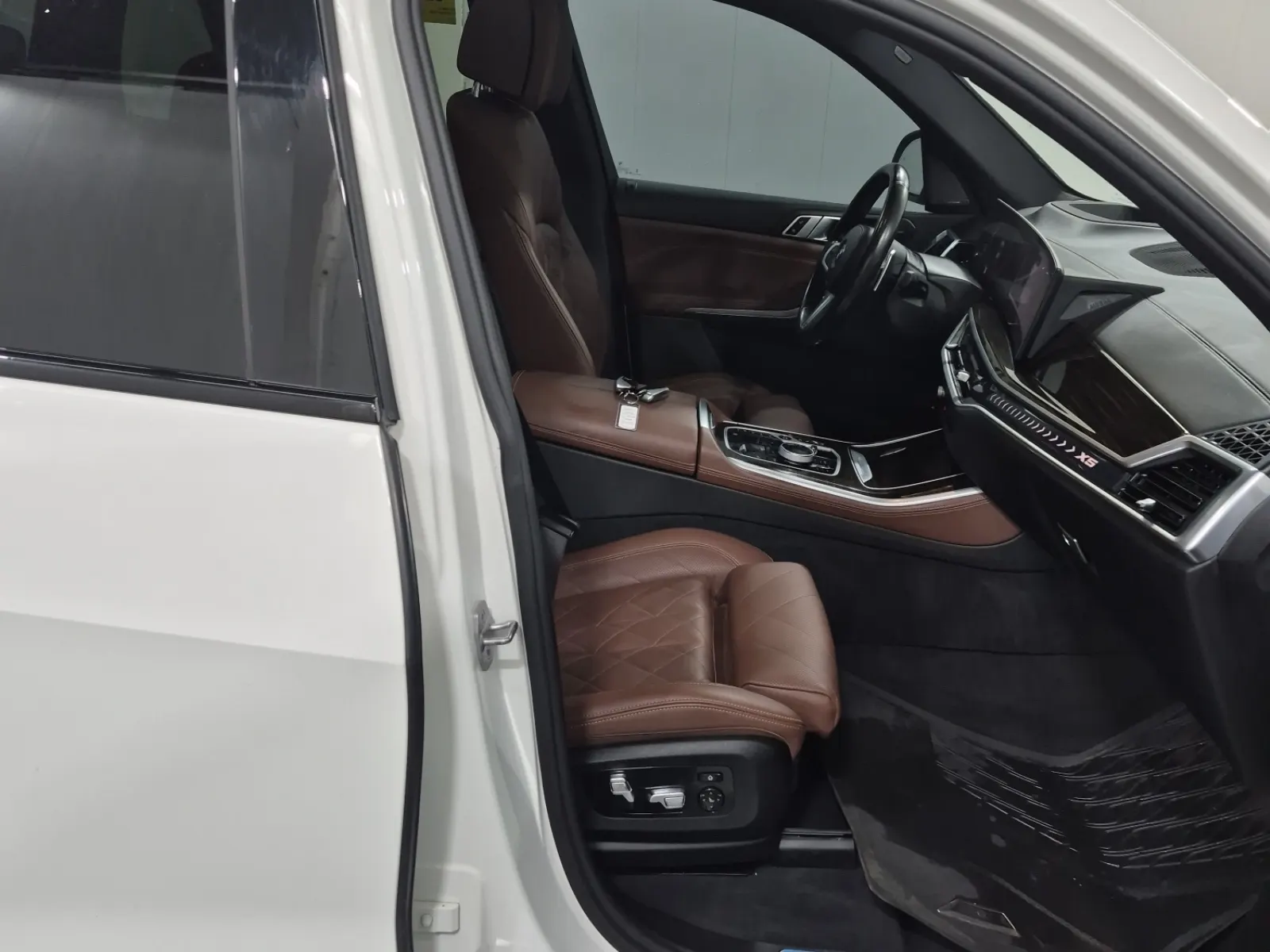 Right Side Interior Photo