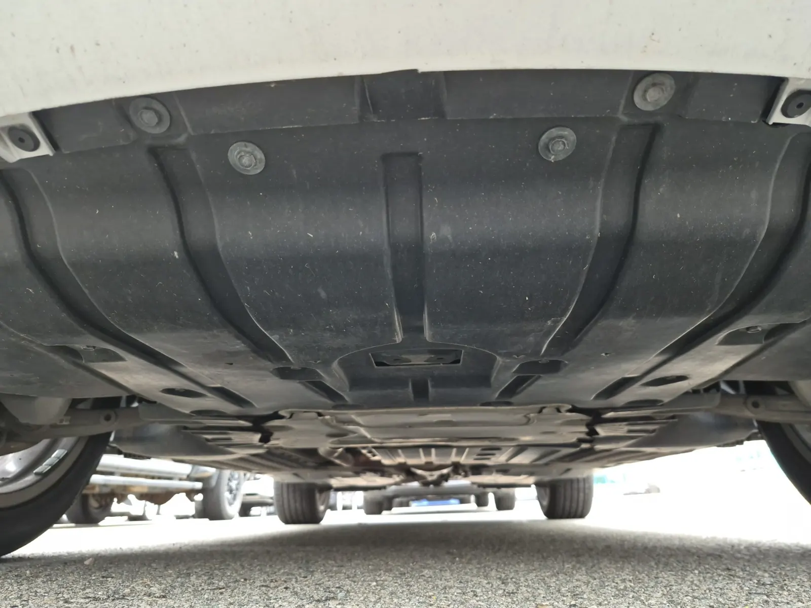 Undercarriage - Front Photo