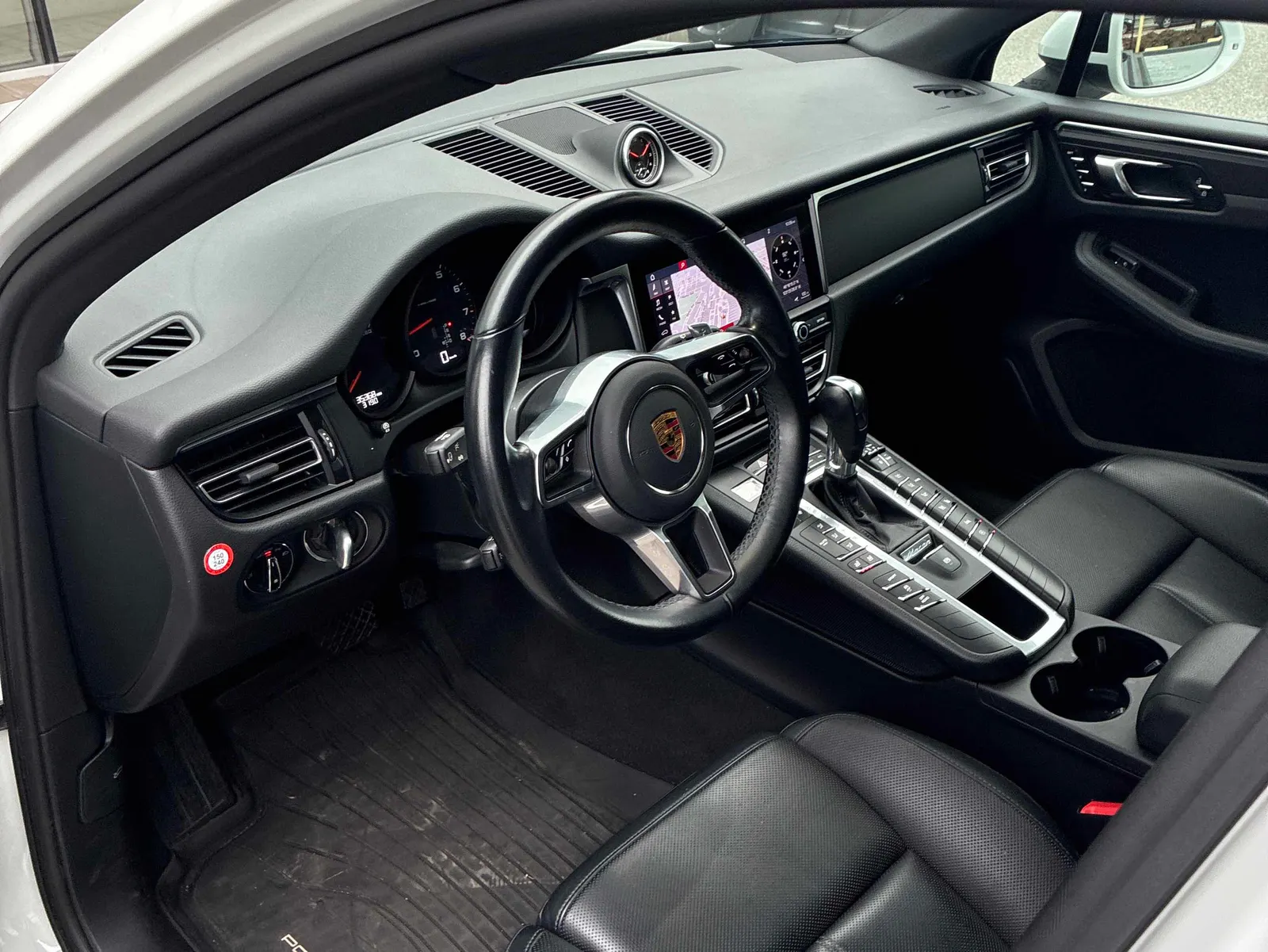 Interior driver side